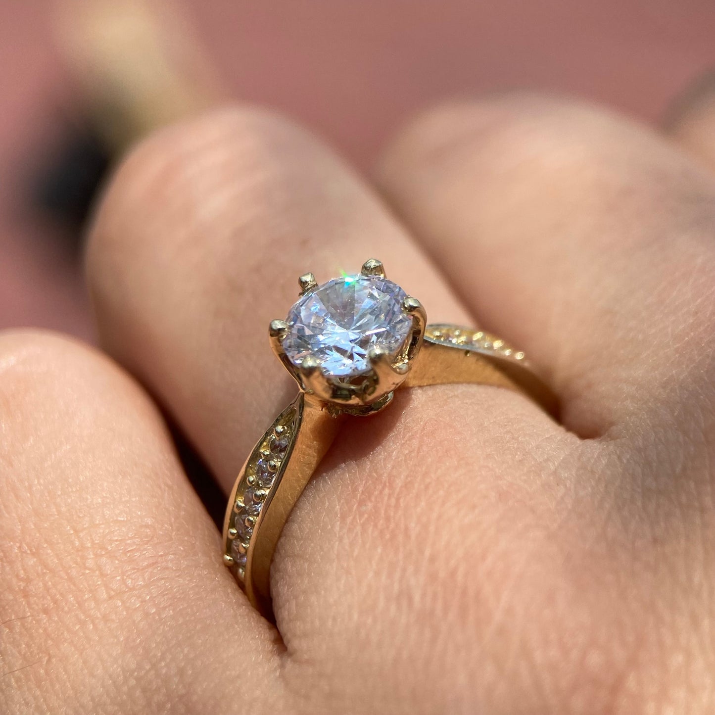 Anillo de compromiso en oro