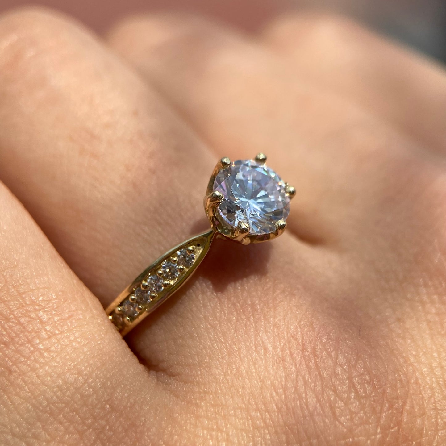 Anillo de compromiso en oro