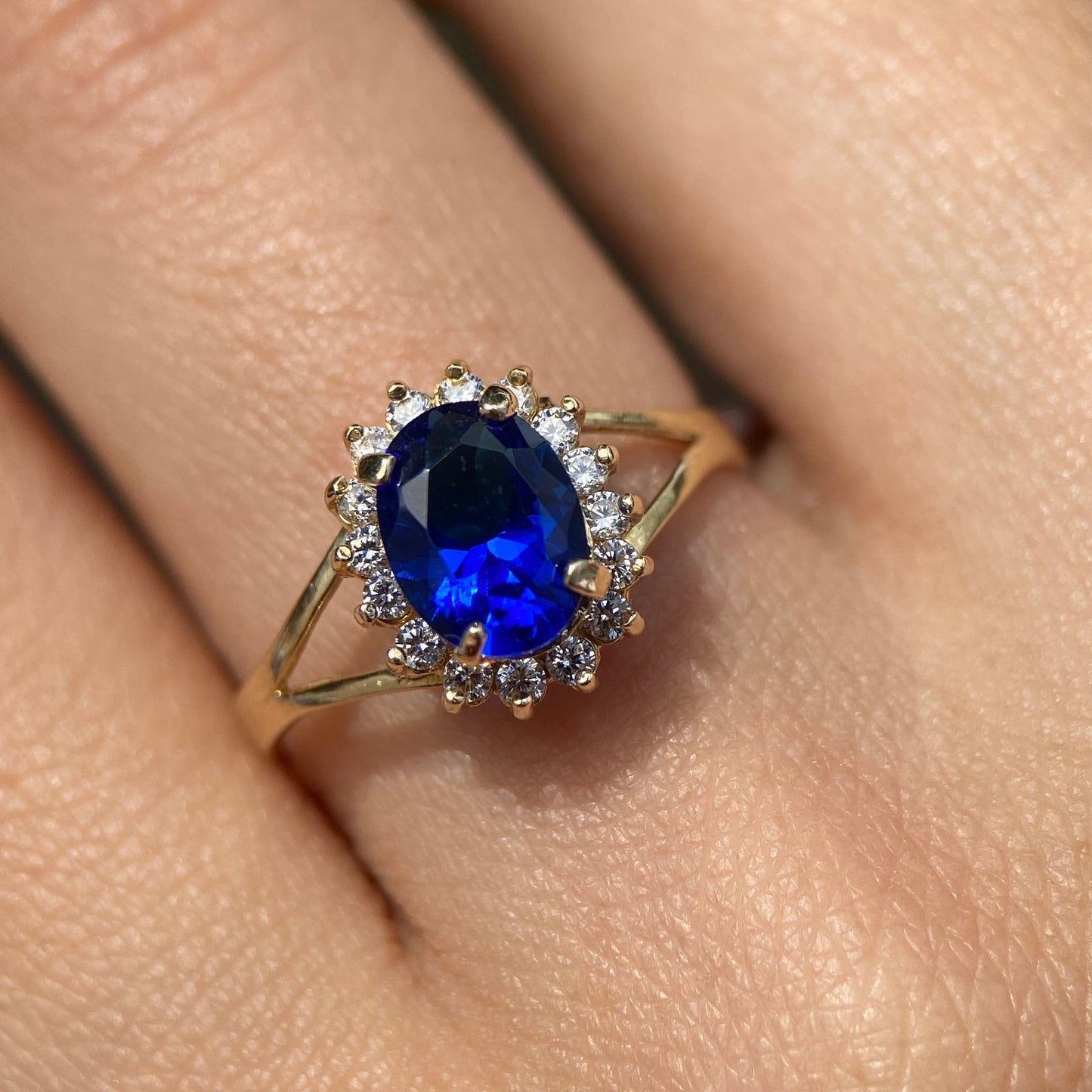 Anillo de compromiso en oro