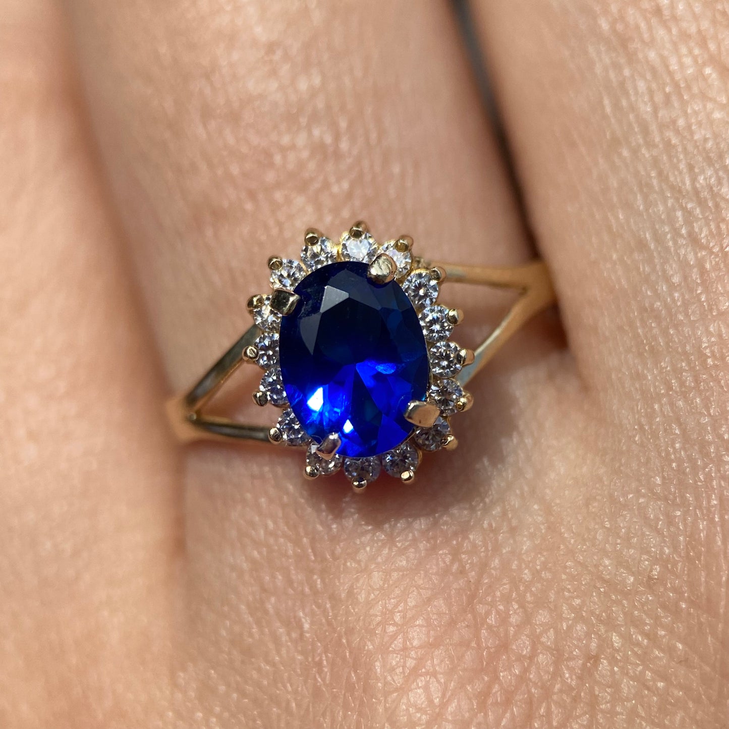 Anillo de compromiso en oro