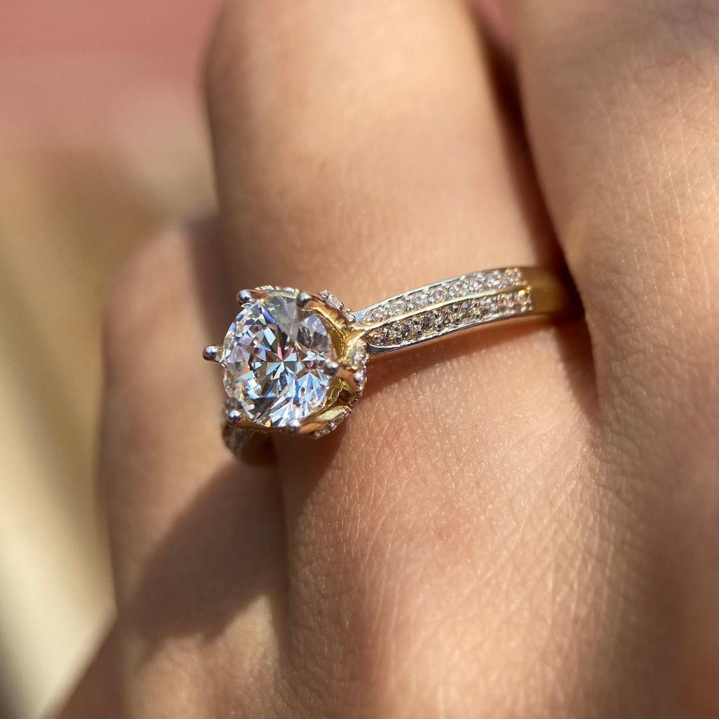 Anillo de compromiso en oro