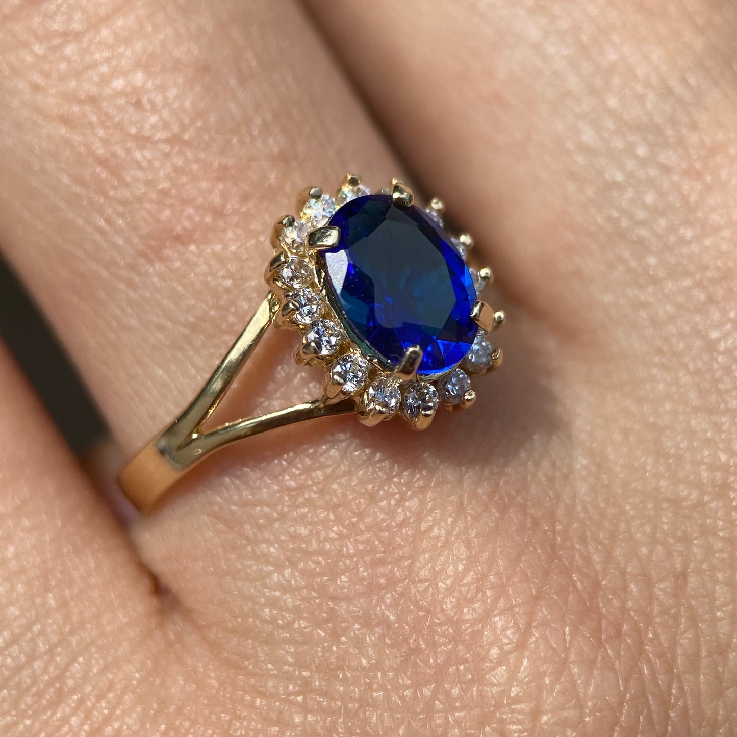 Anillo de compromiso en oro