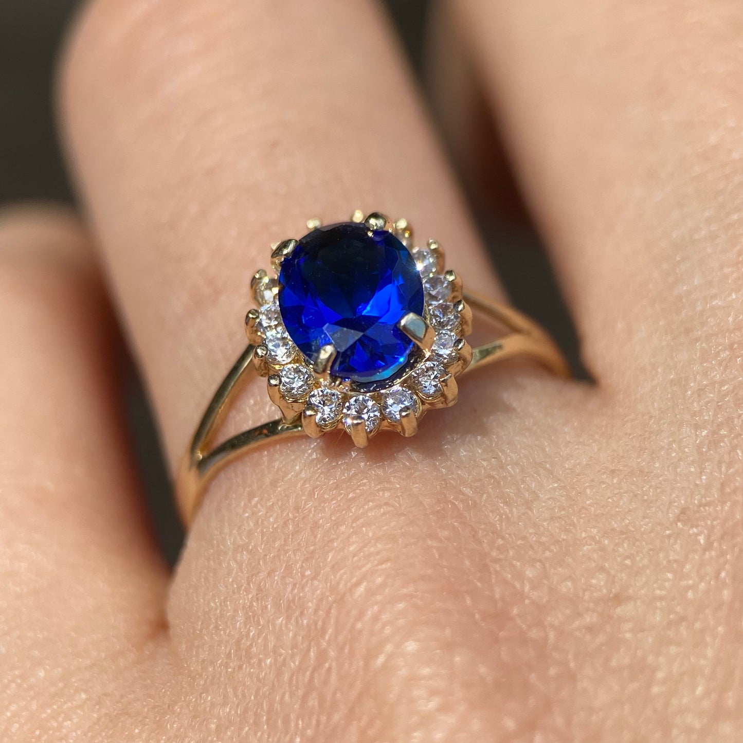 Anillo de compromiso en oro