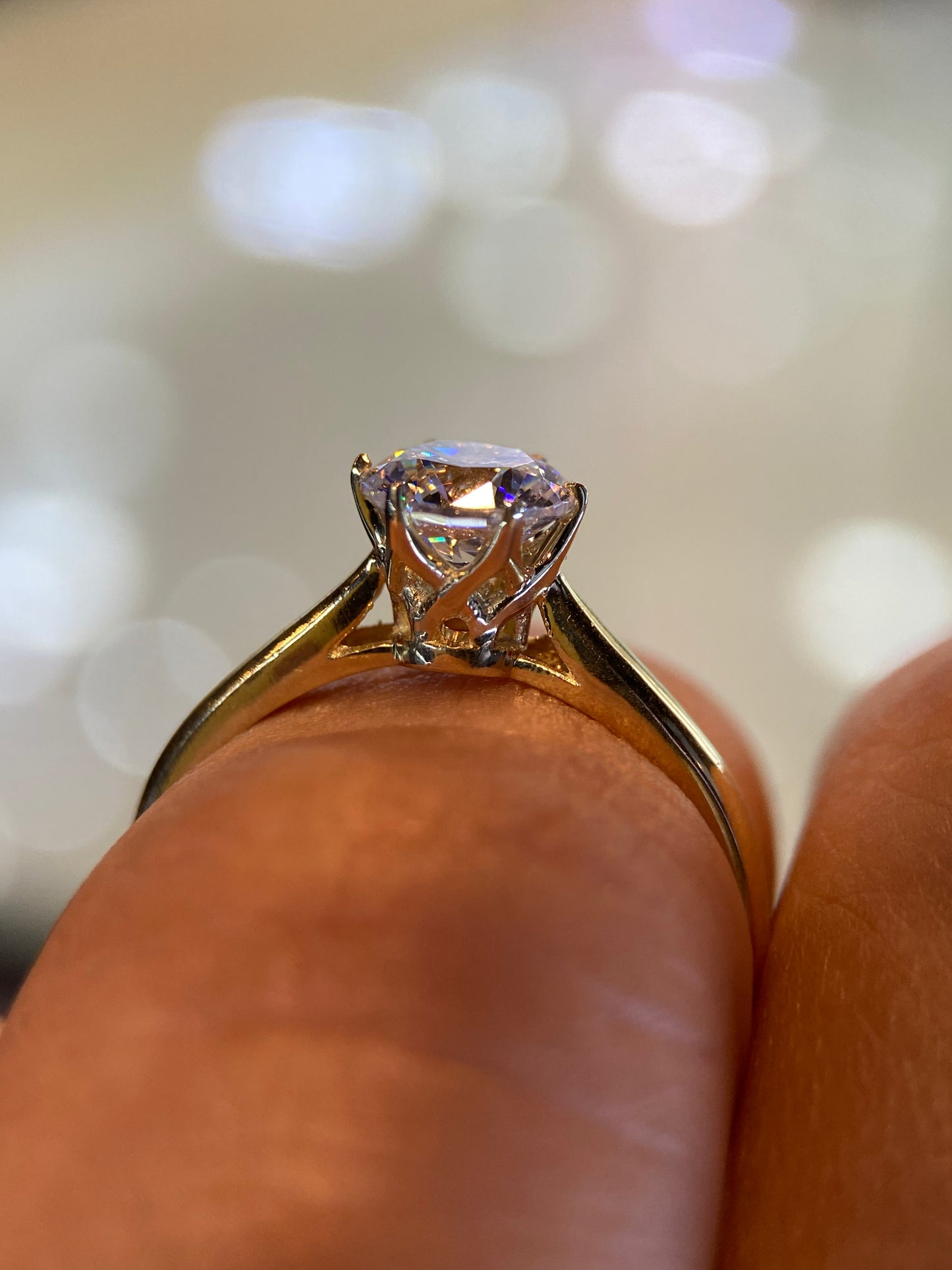 Anillo de compromiso en oro