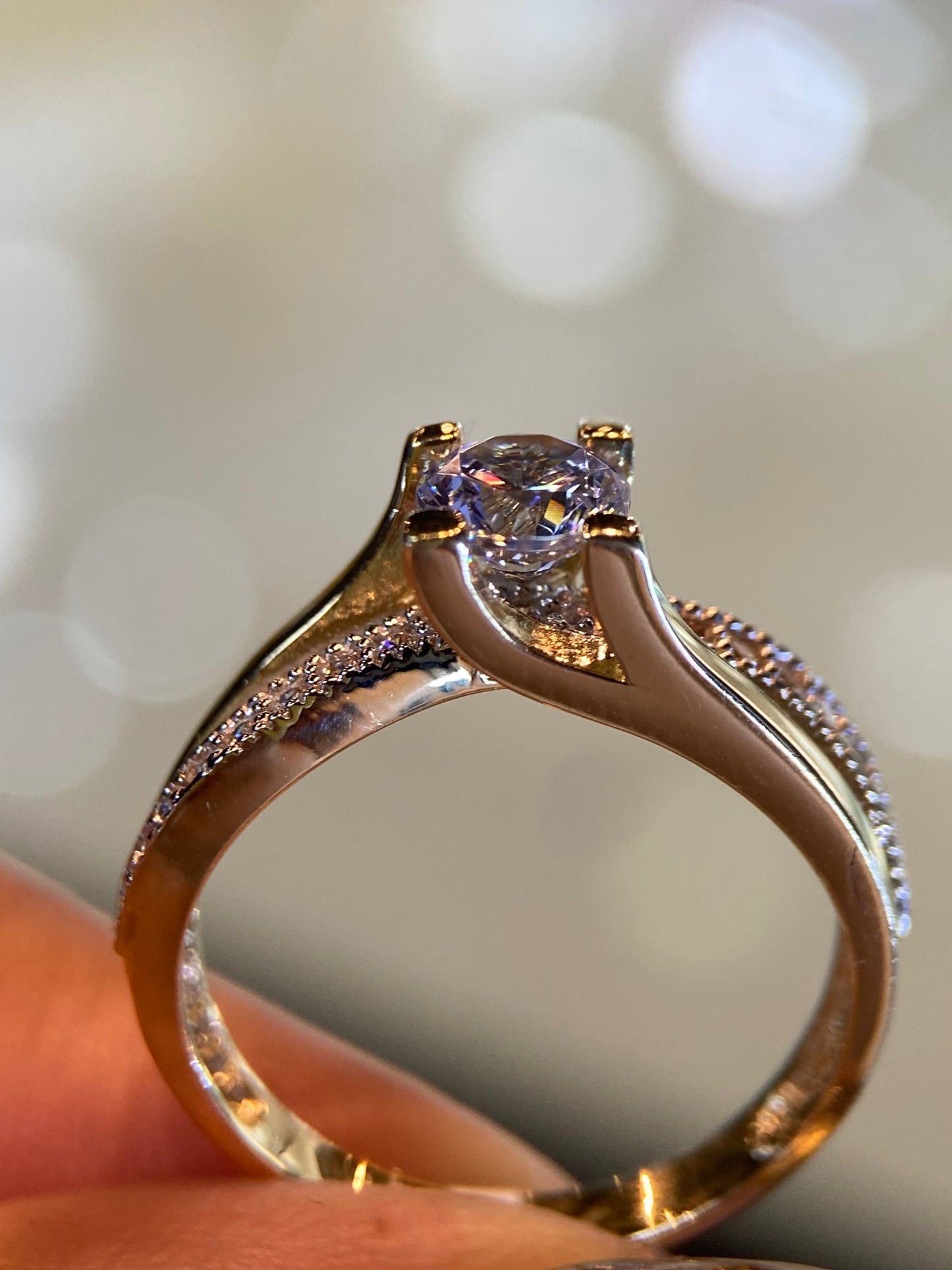 Anillo de compromiso en oro