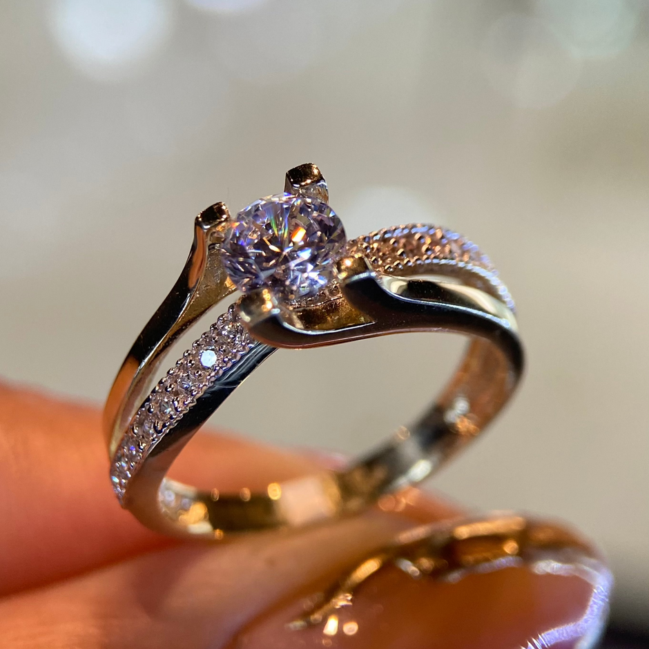 Anillo de compromiso en oro