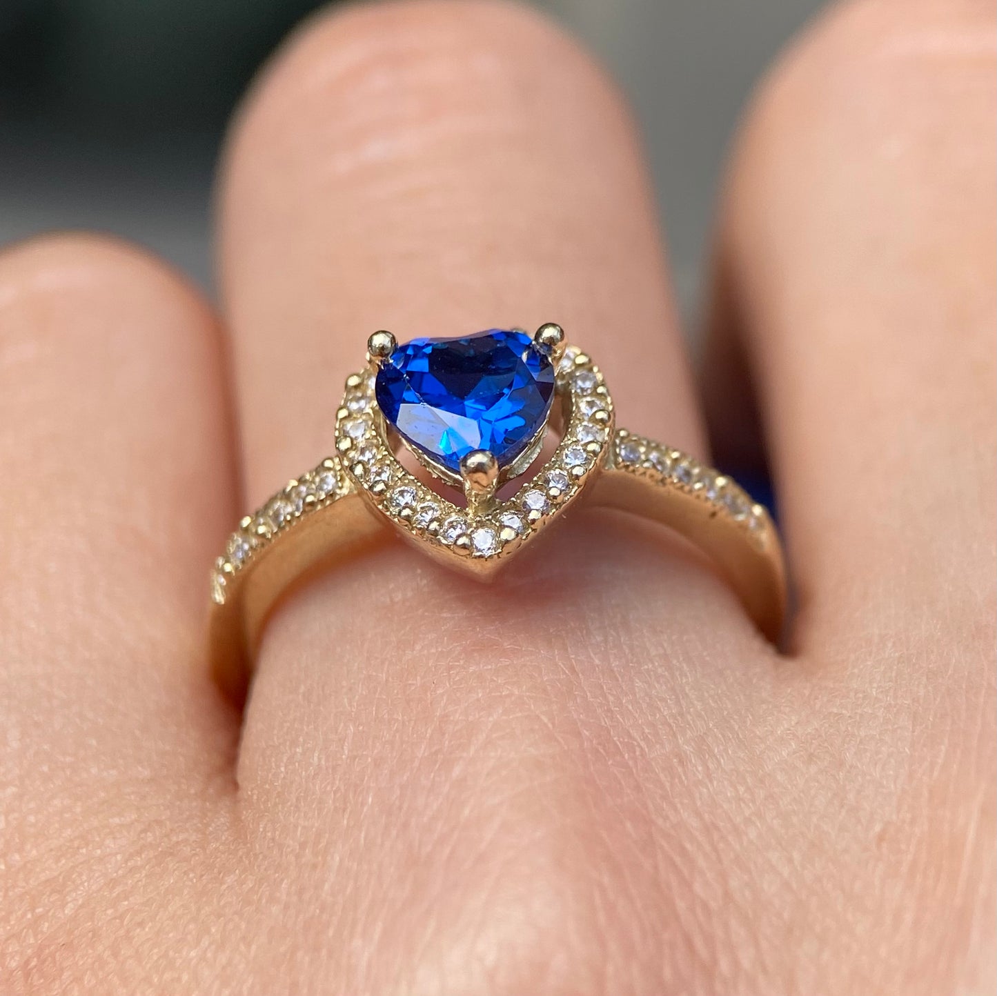 Anillo de compromiso en oro