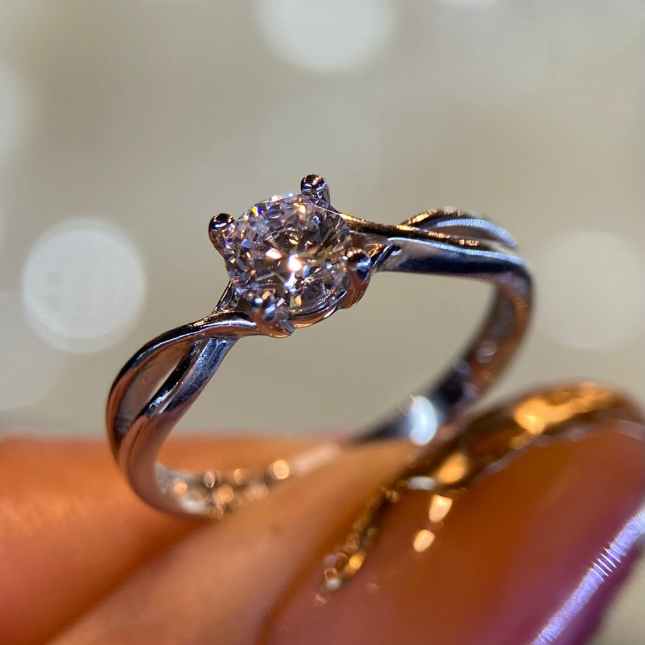 Anillo de compromiso en oro