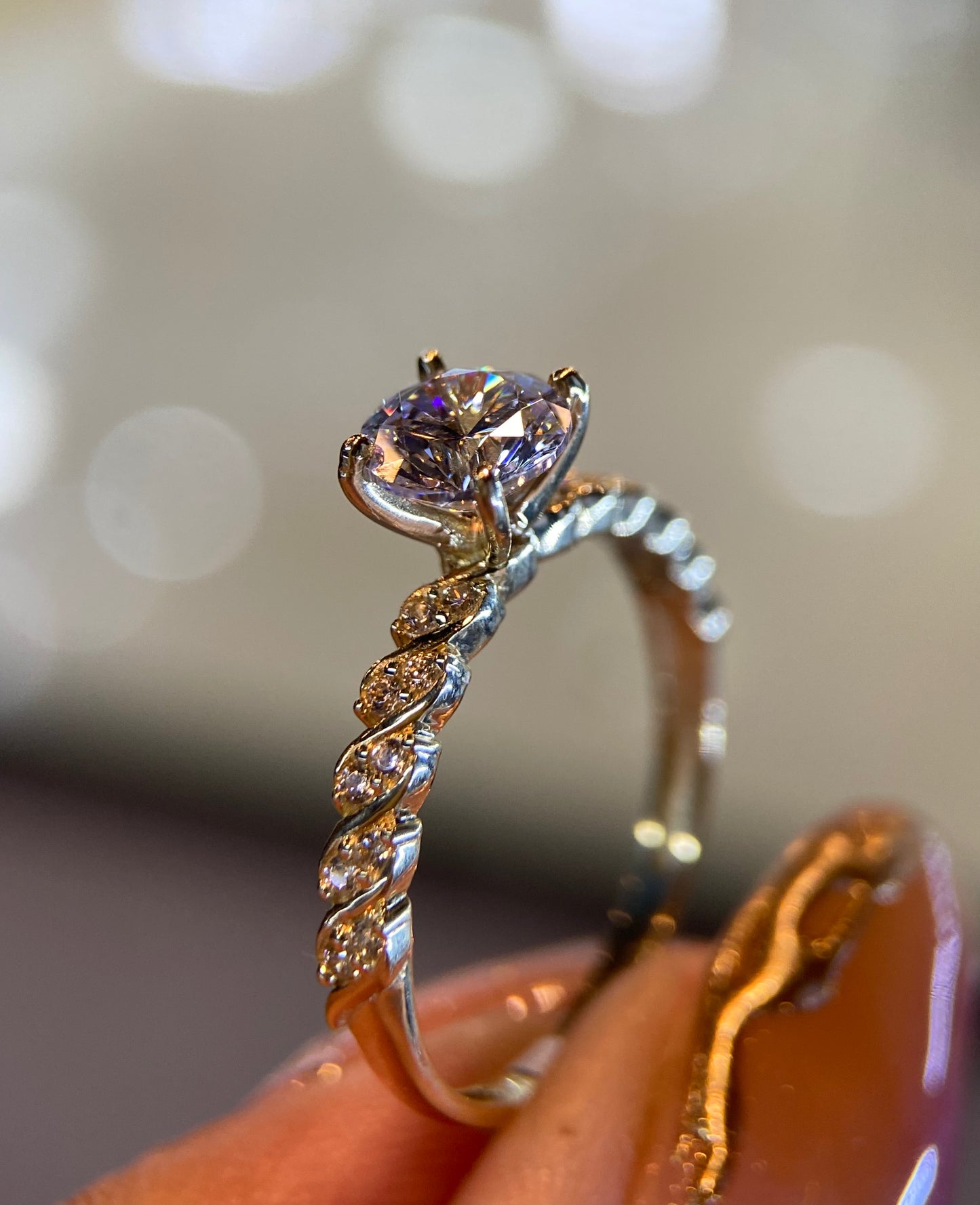 Anillo de compromiso en oro