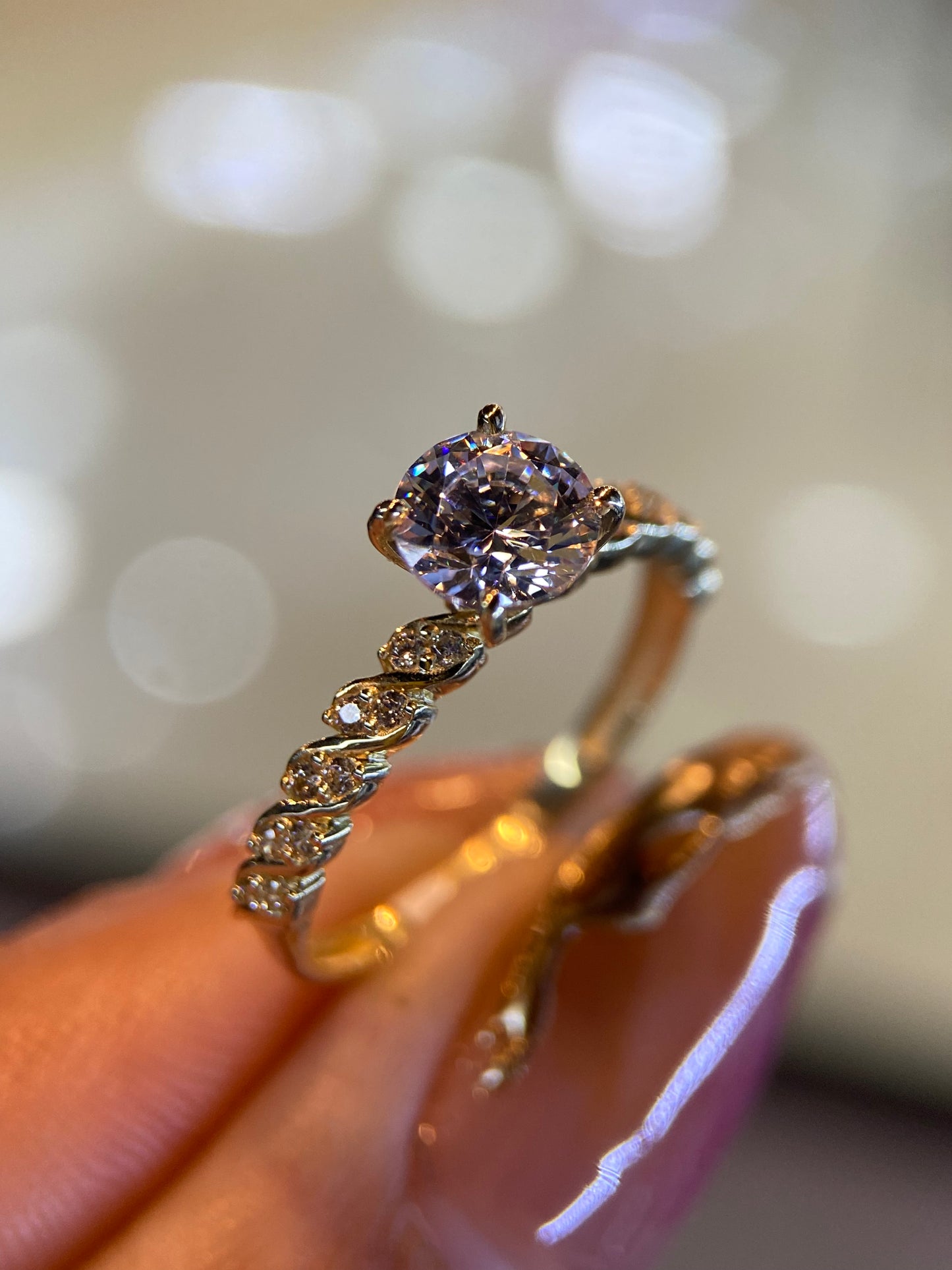 Anillo de compromiso en oro