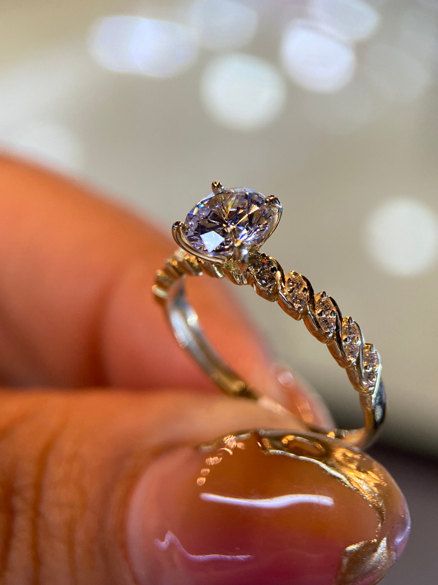 Anillo de compromiso en oro