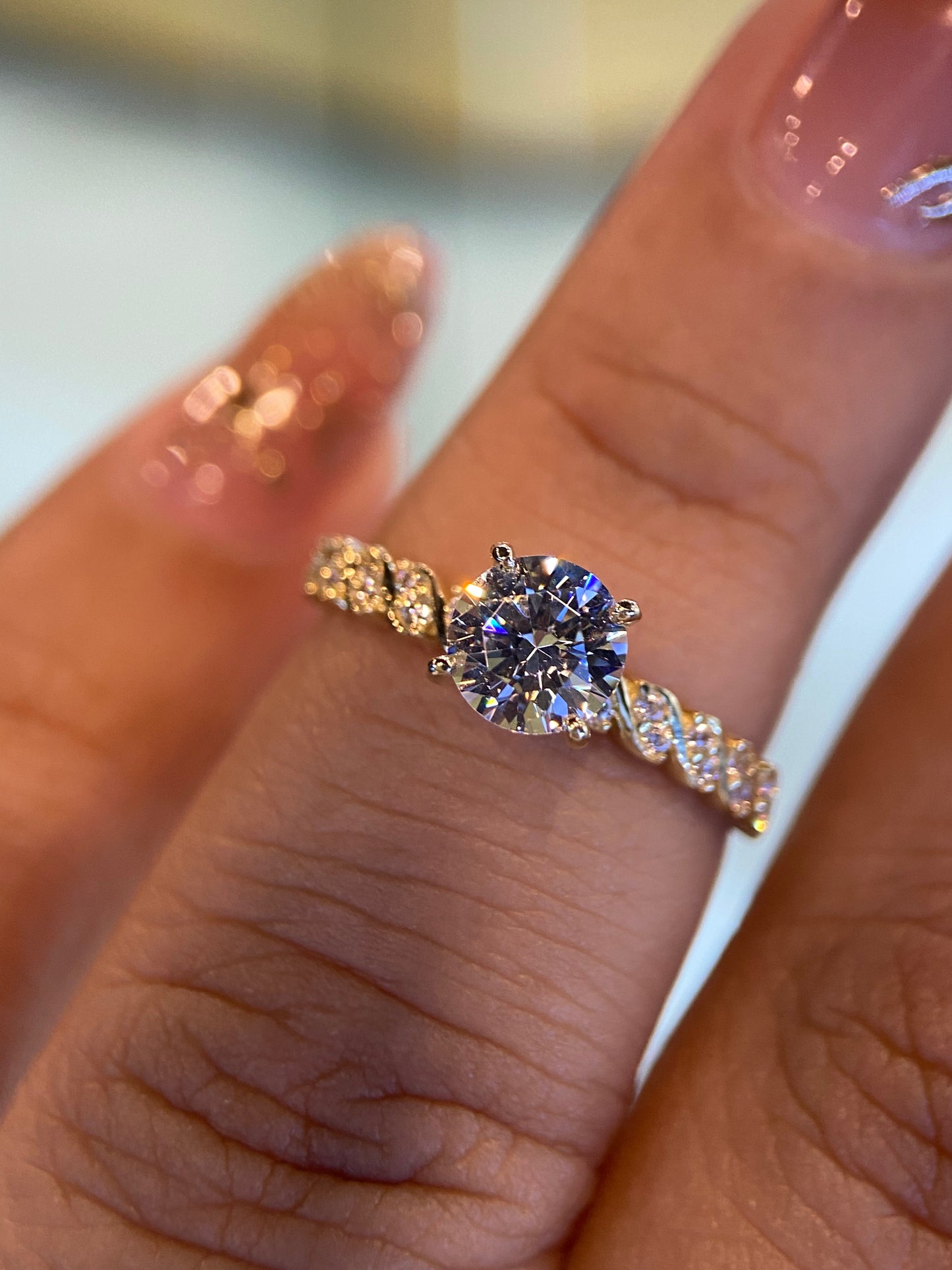 Anillo de compromiso en oro