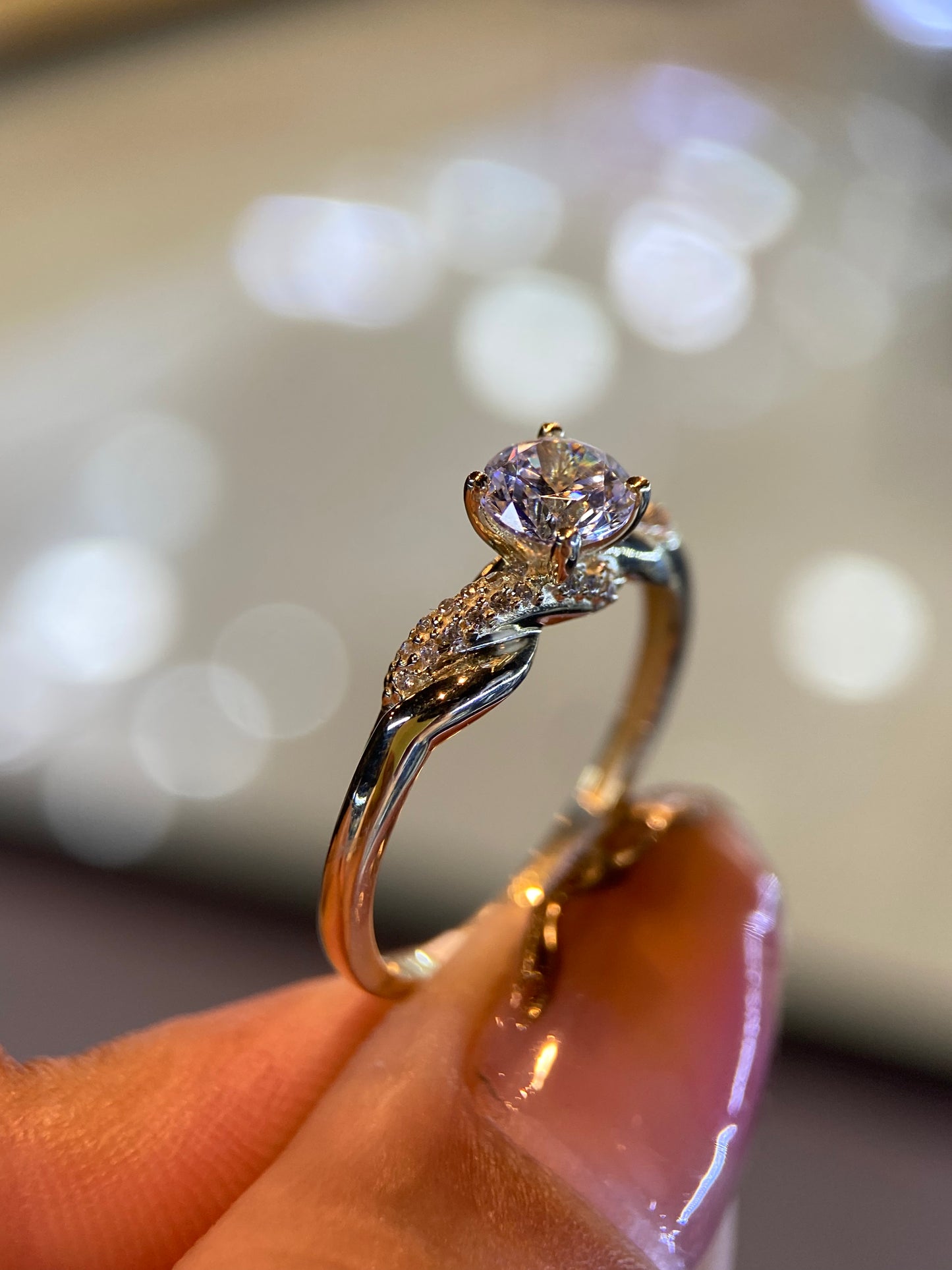 Anillo de compromiso en oro