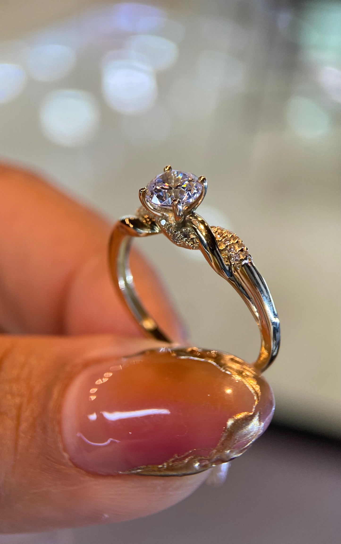 Anillo de compromiso en oro