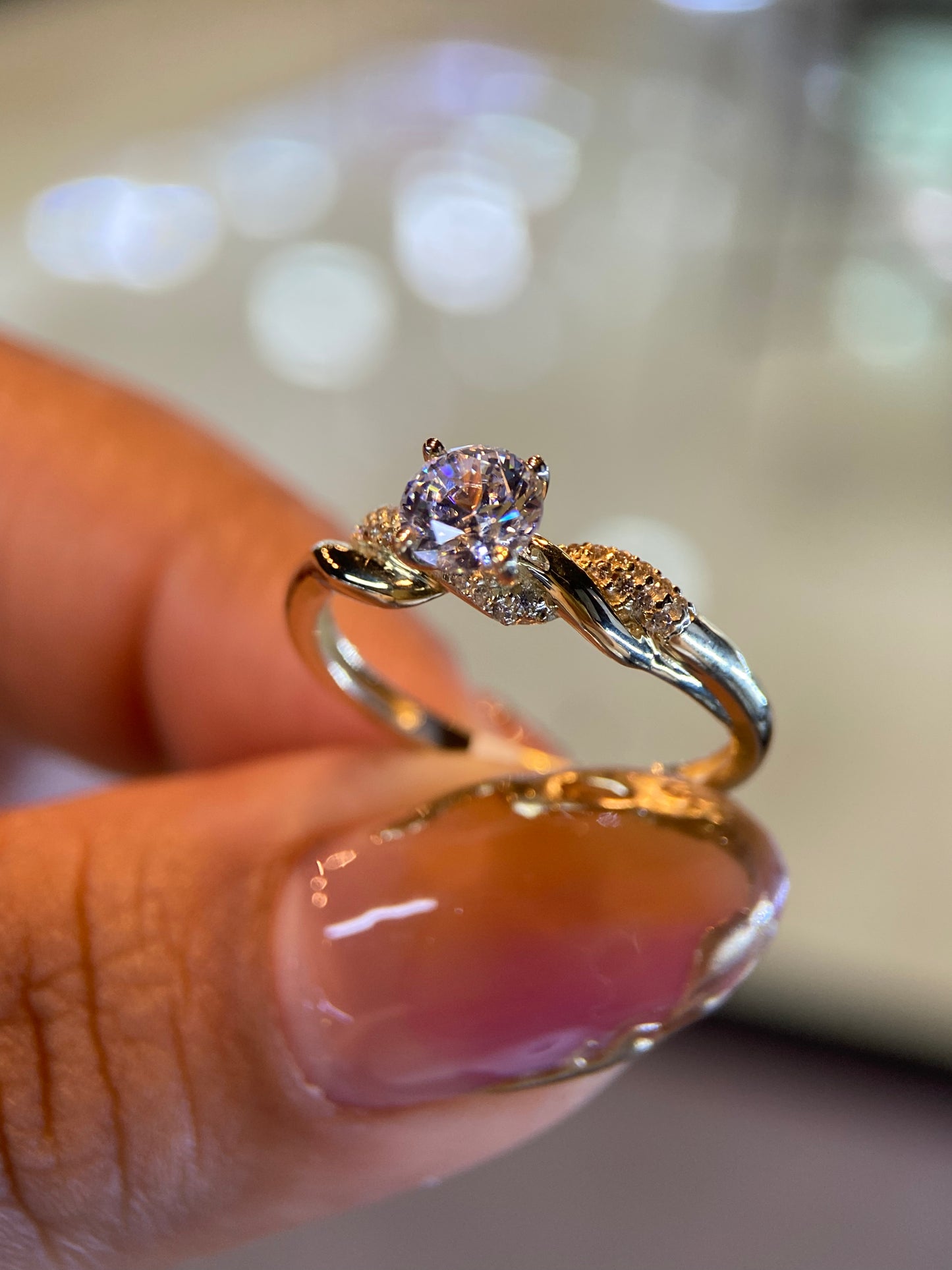 Anillo de compromiso en oro