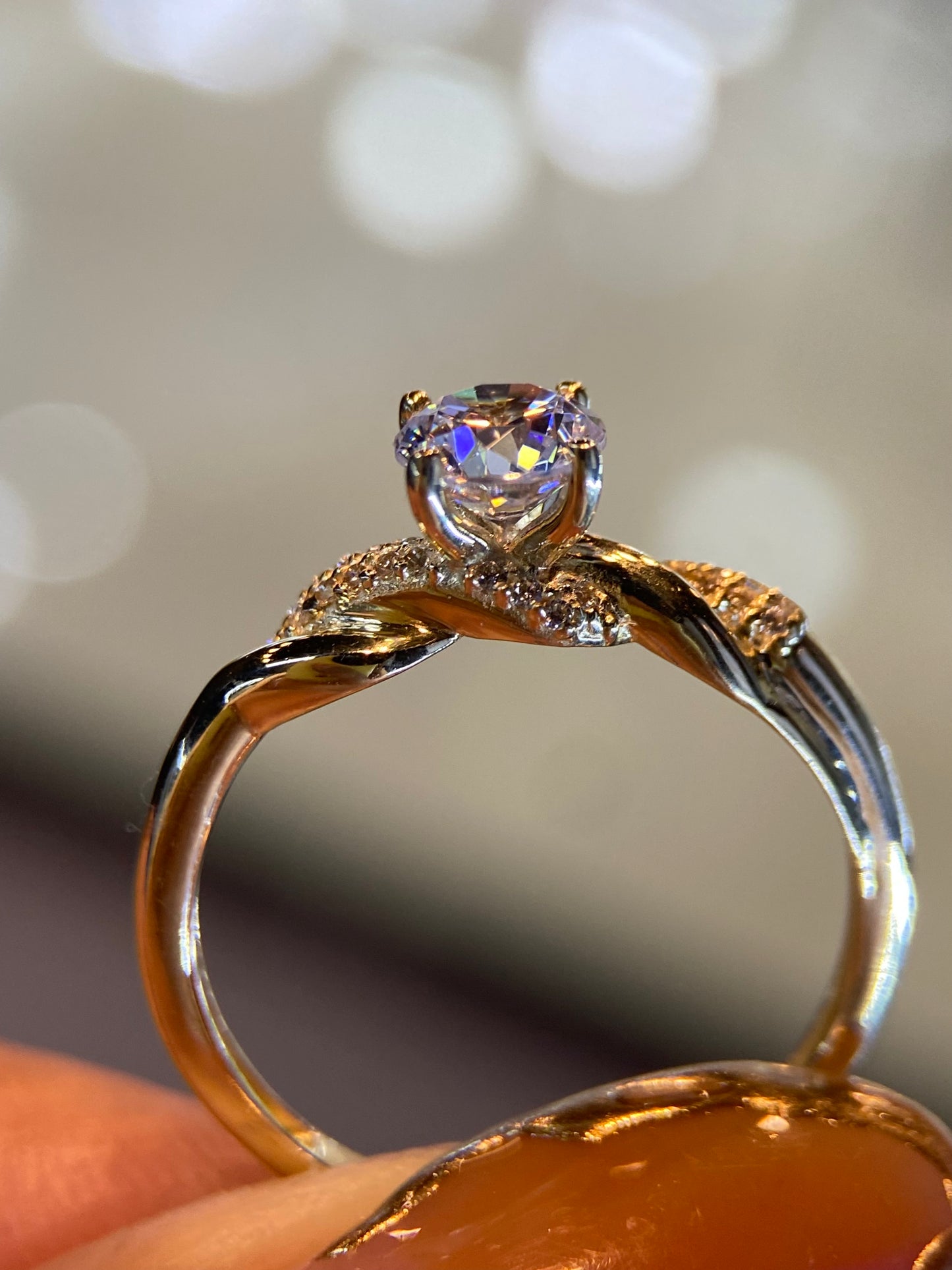 Anillo de compromiso en oro