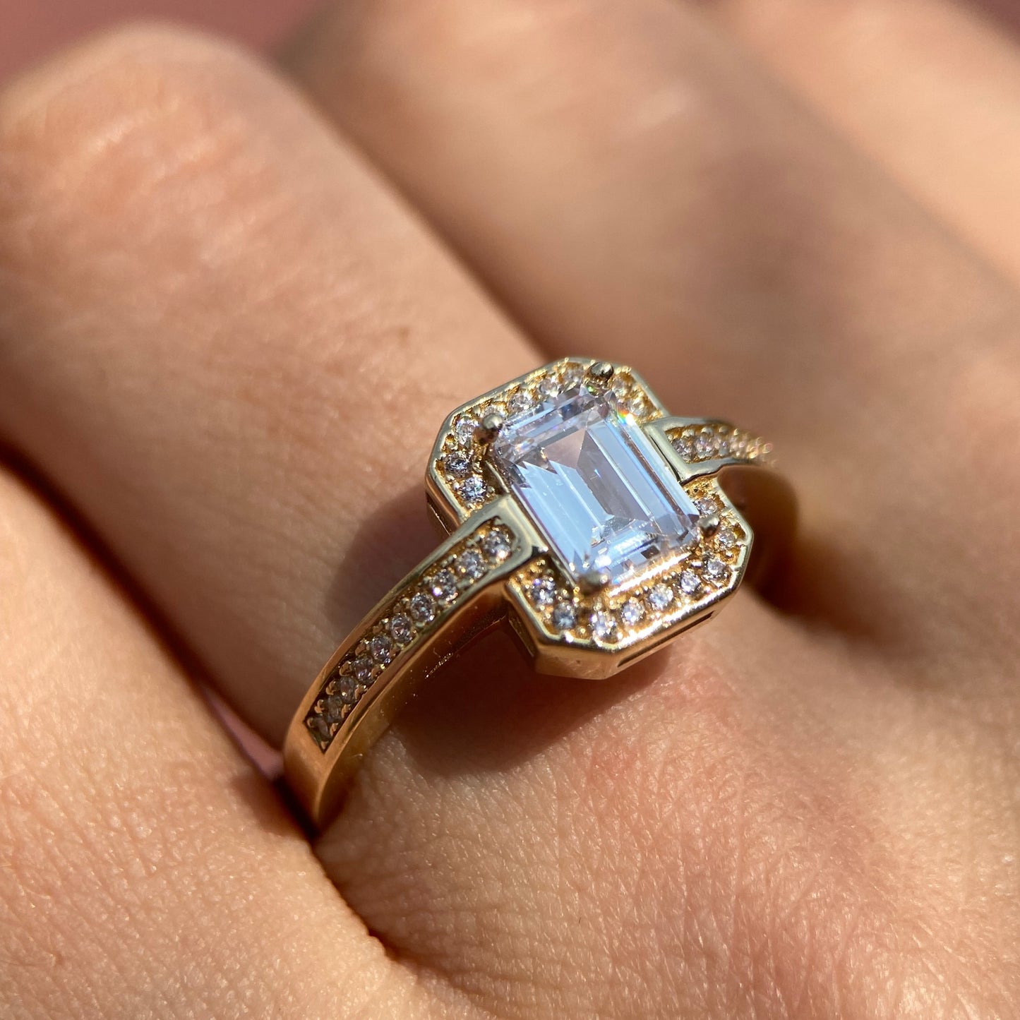 Anillo de compromiso en oro