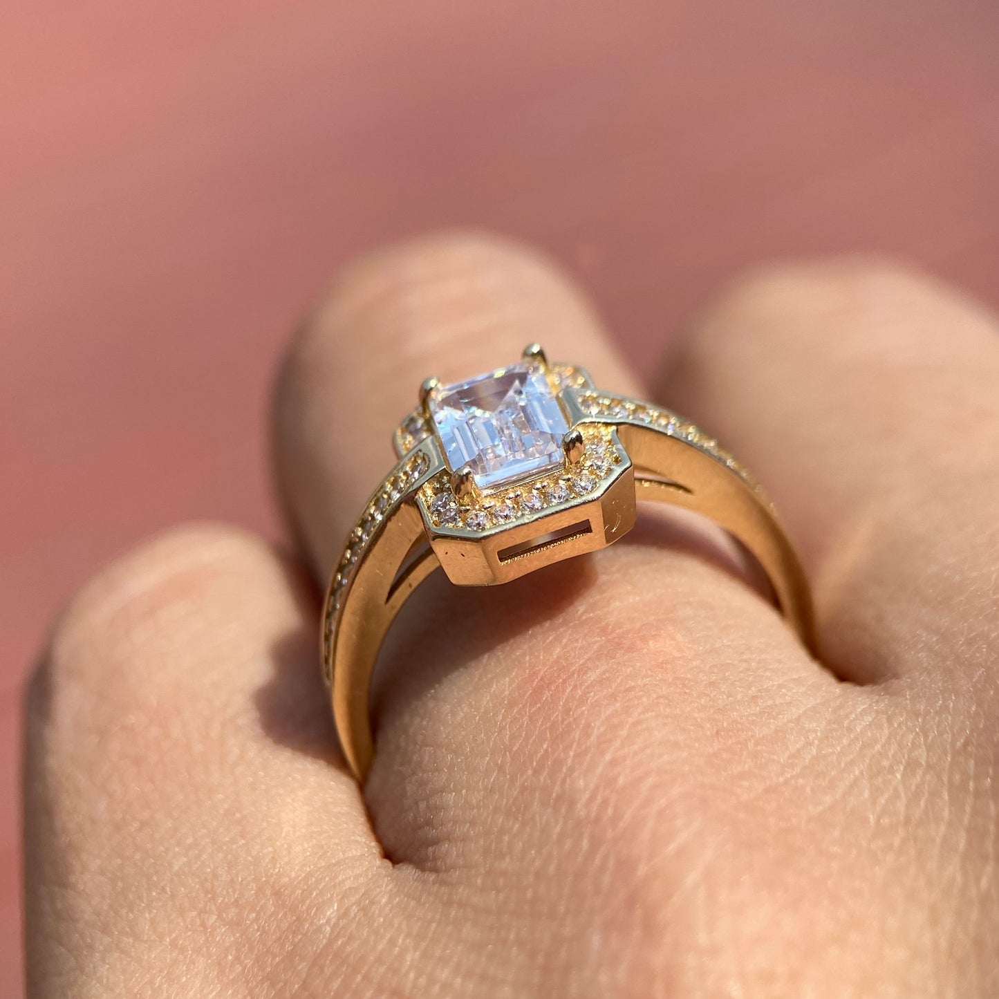 Anillo de compromiso en oro