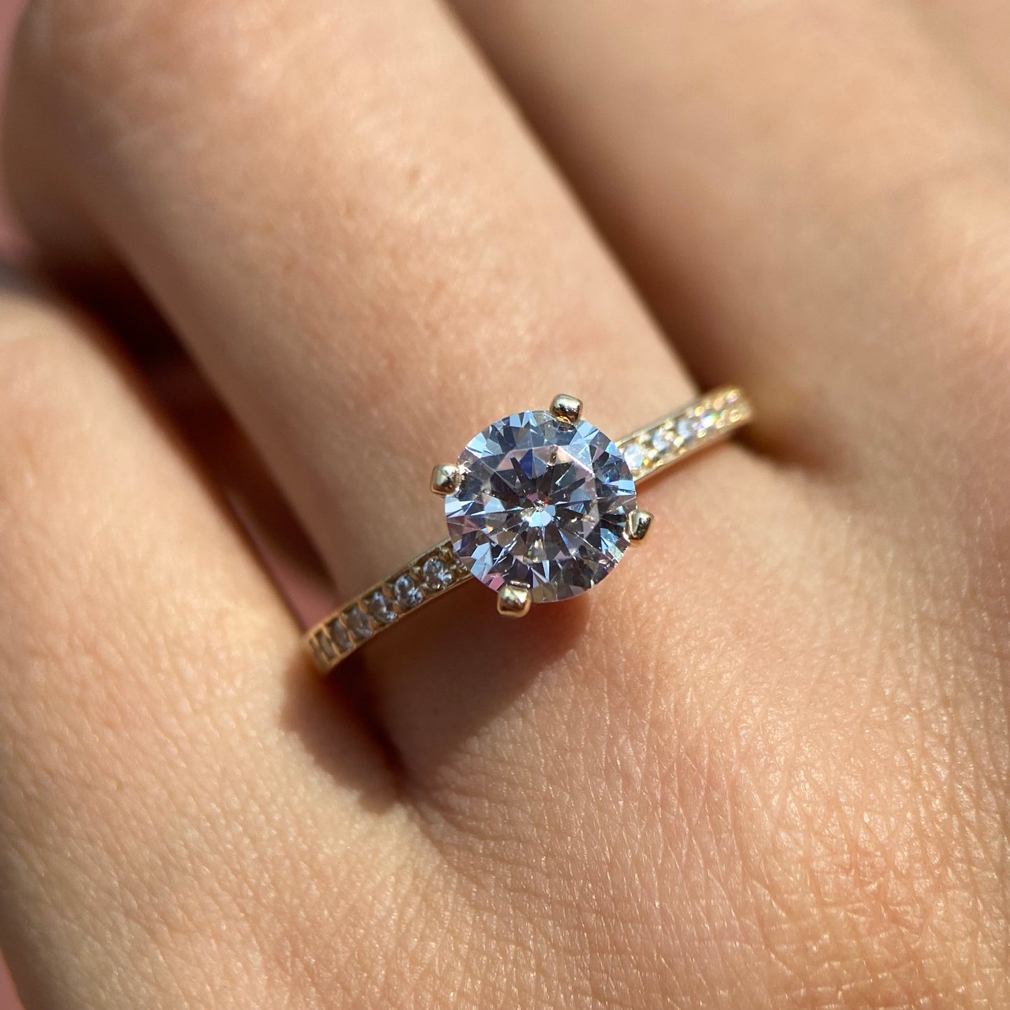 Anillo de compromiso en oro
