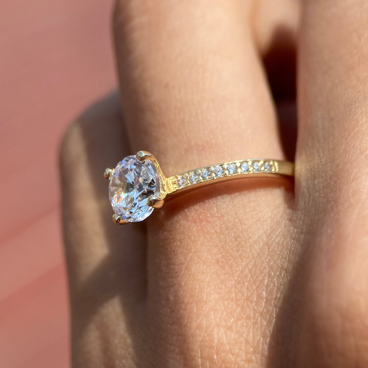 Anillo de compromiso en oro