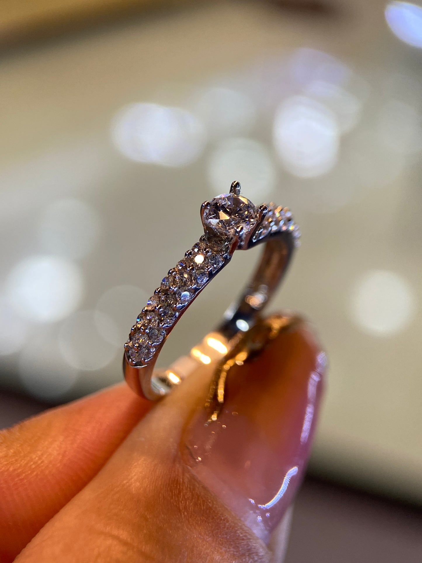 Anillo de compromiso en oro
