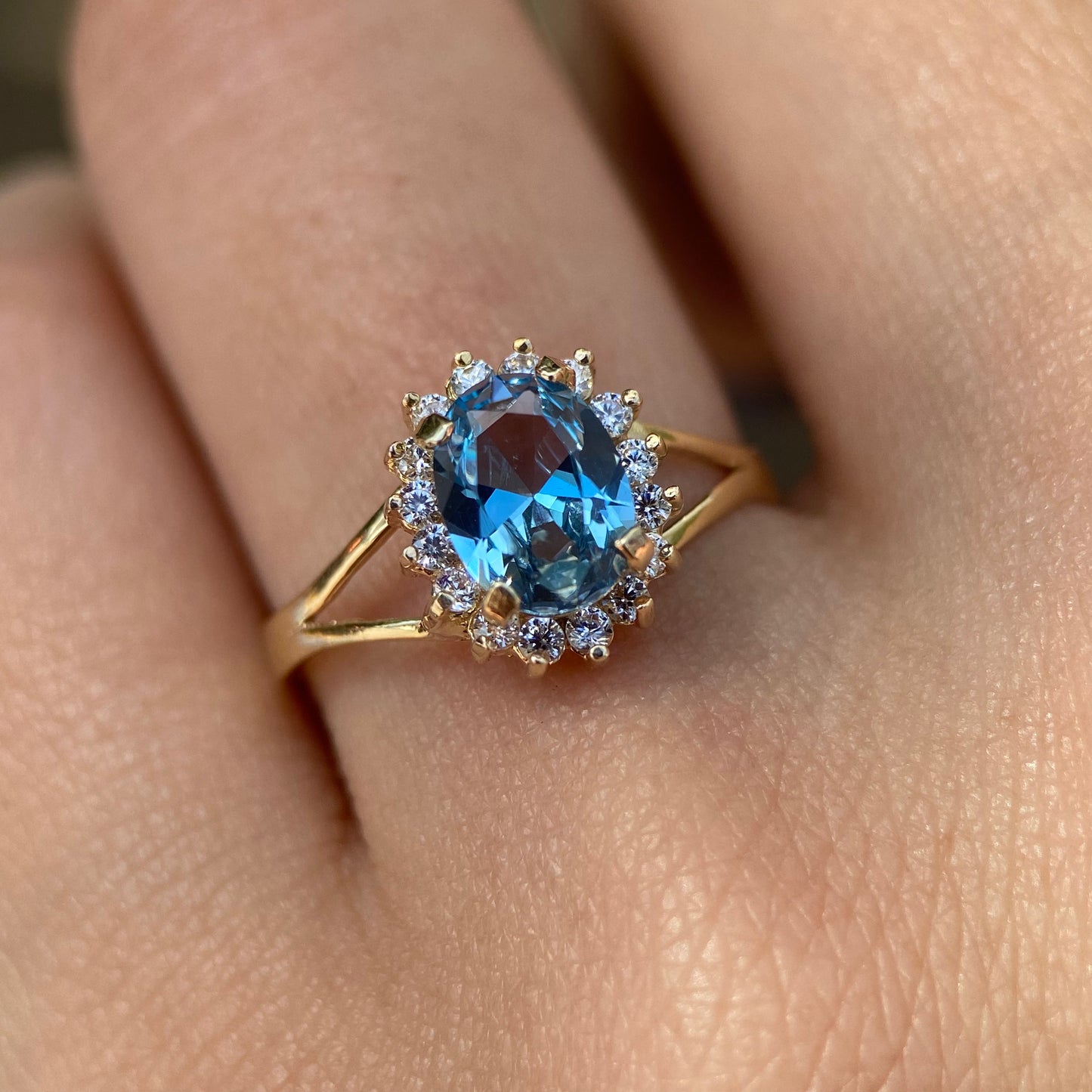 Anillo de compromiso en oro