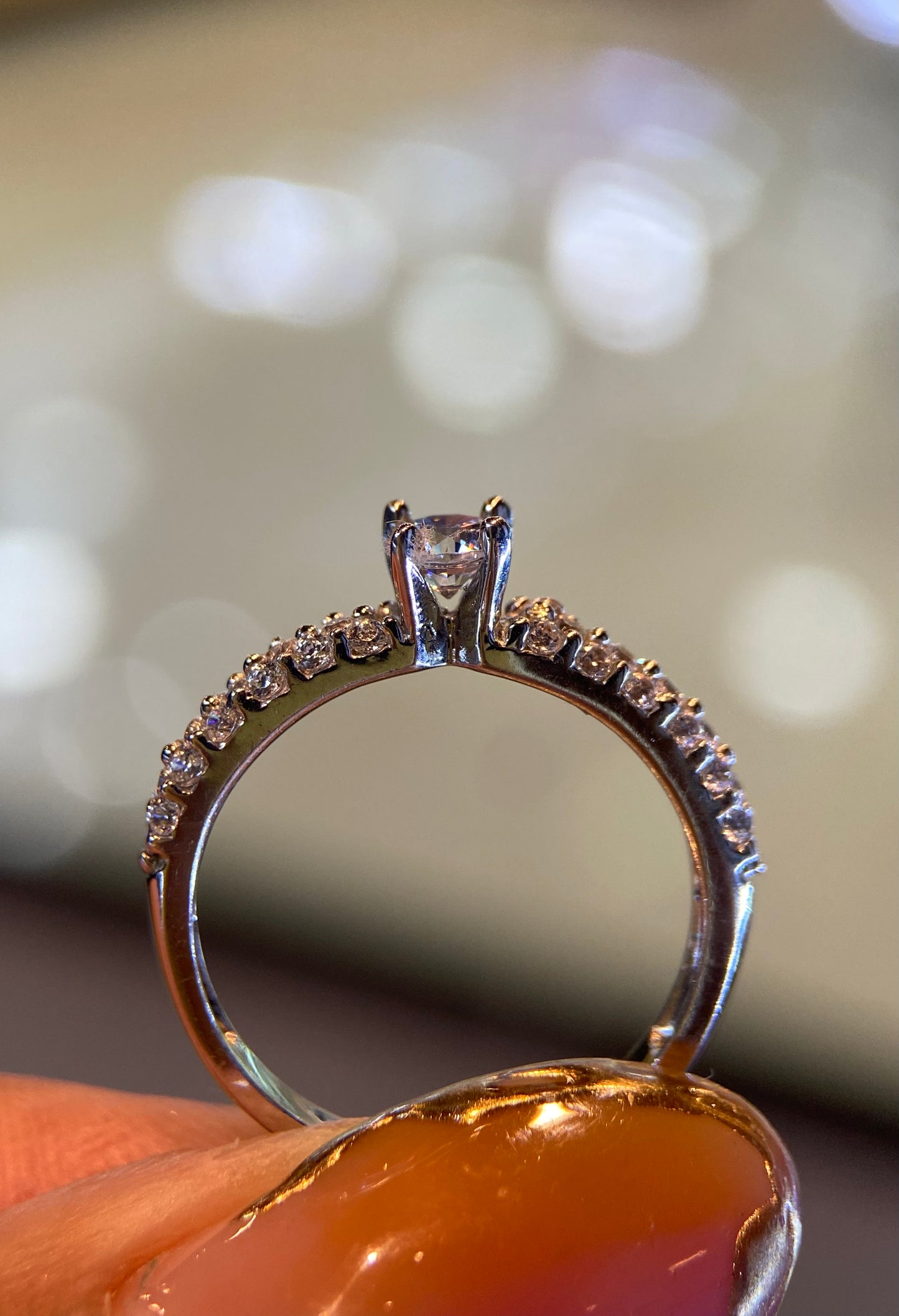 Anillo de compromiso en oro