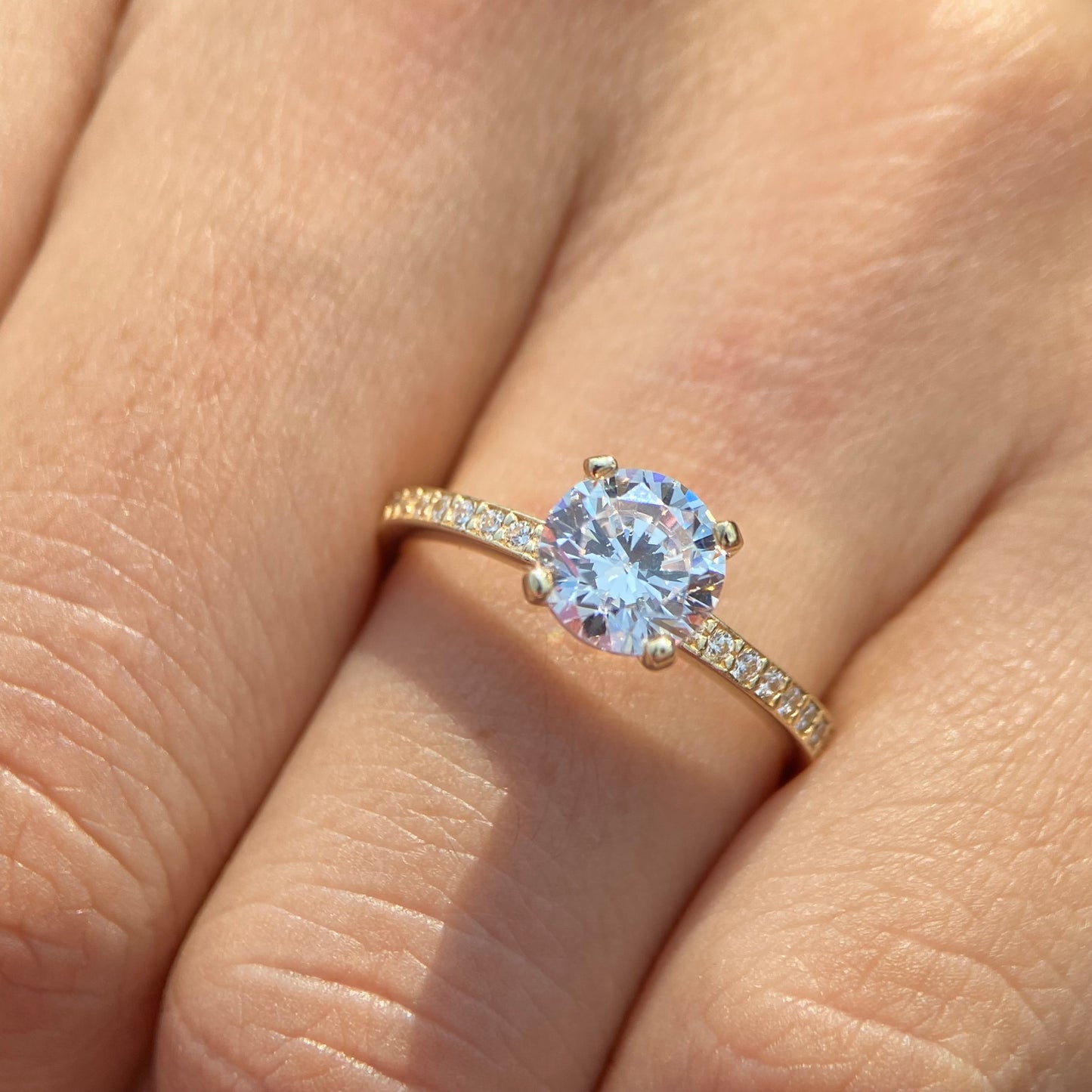 Anillo de compromiso en oro