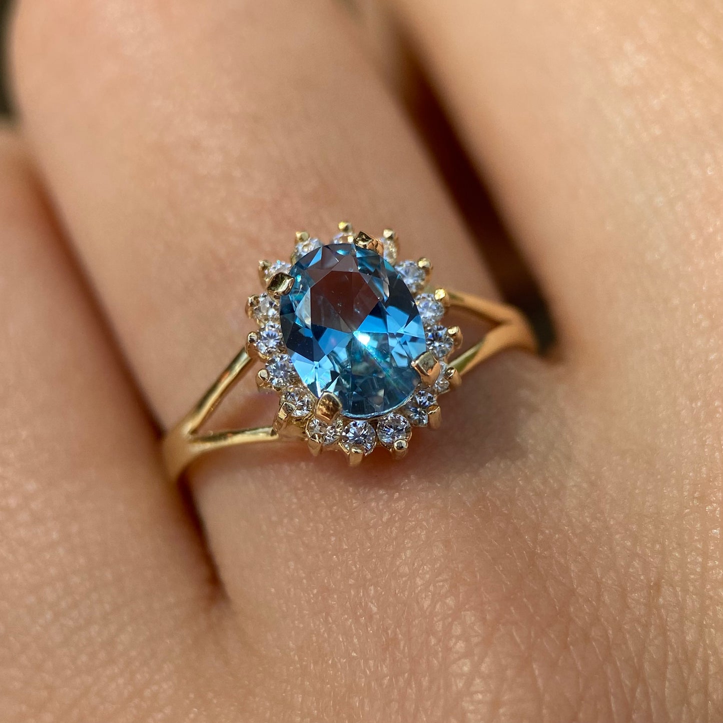 Anillo de compromiso en oro