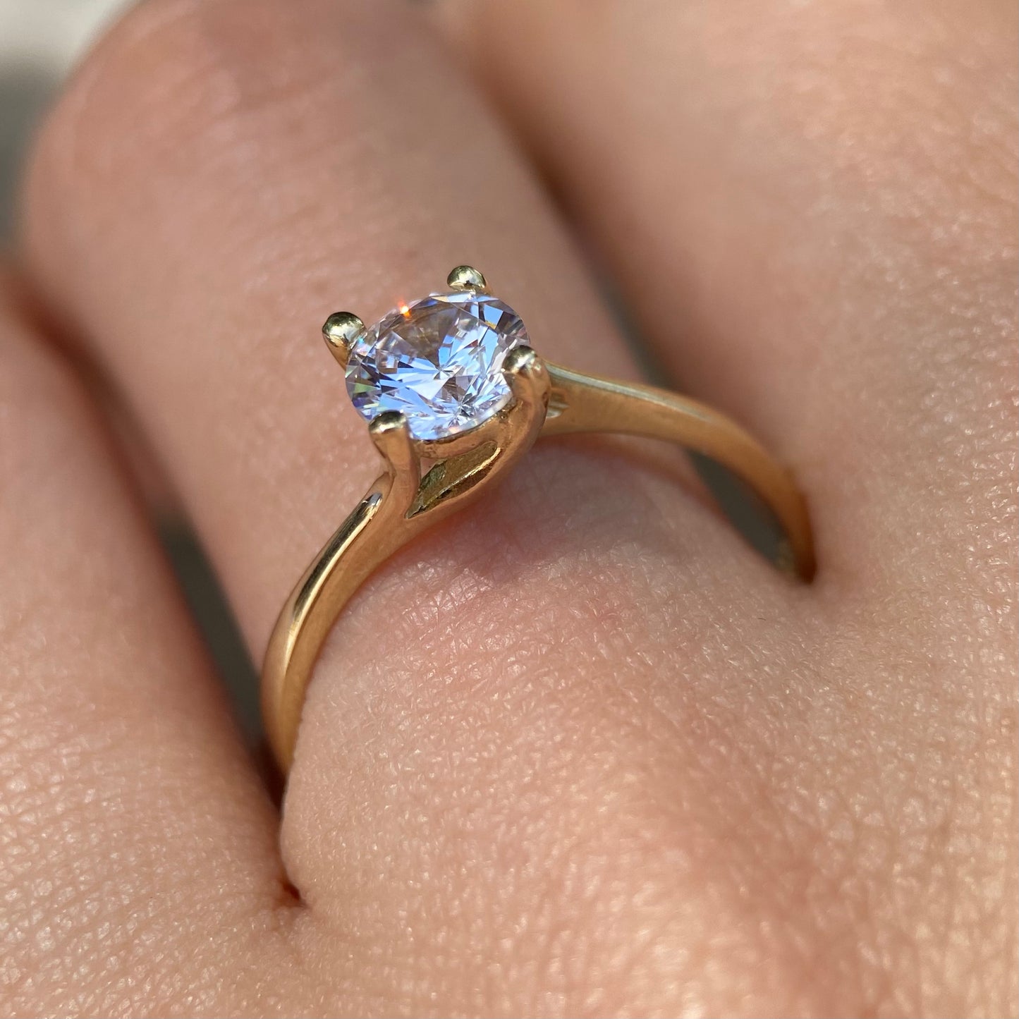 Anillo de compromiso en oro