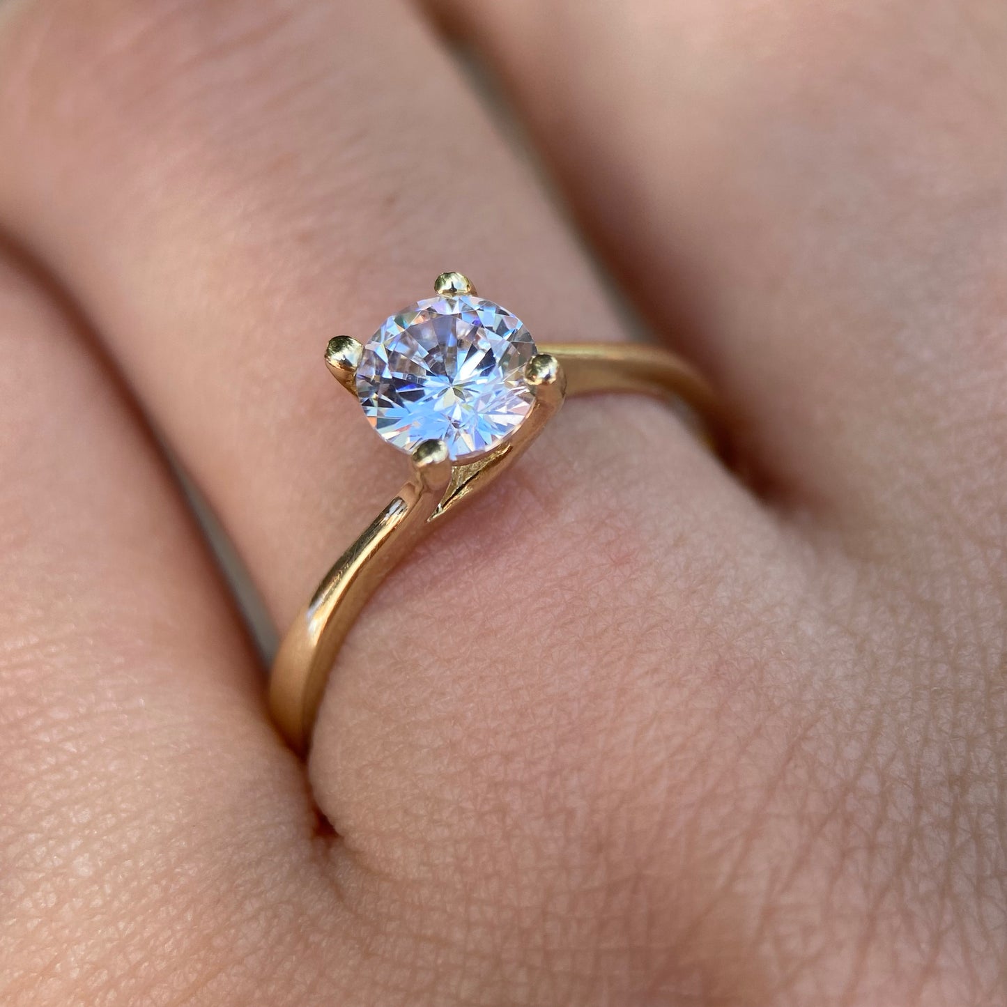 Anillo de compromiso en oro