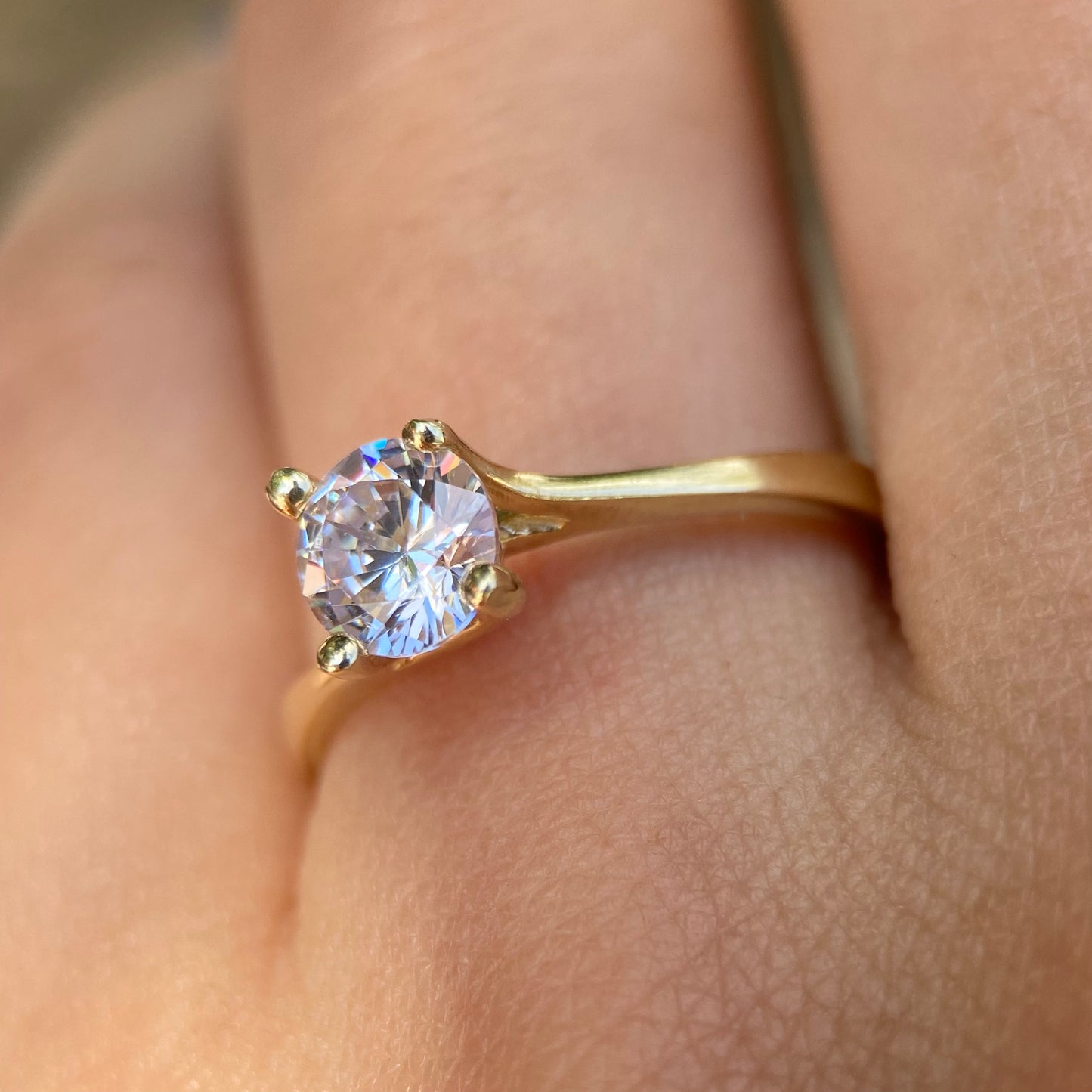Anillo de compromiso en oro