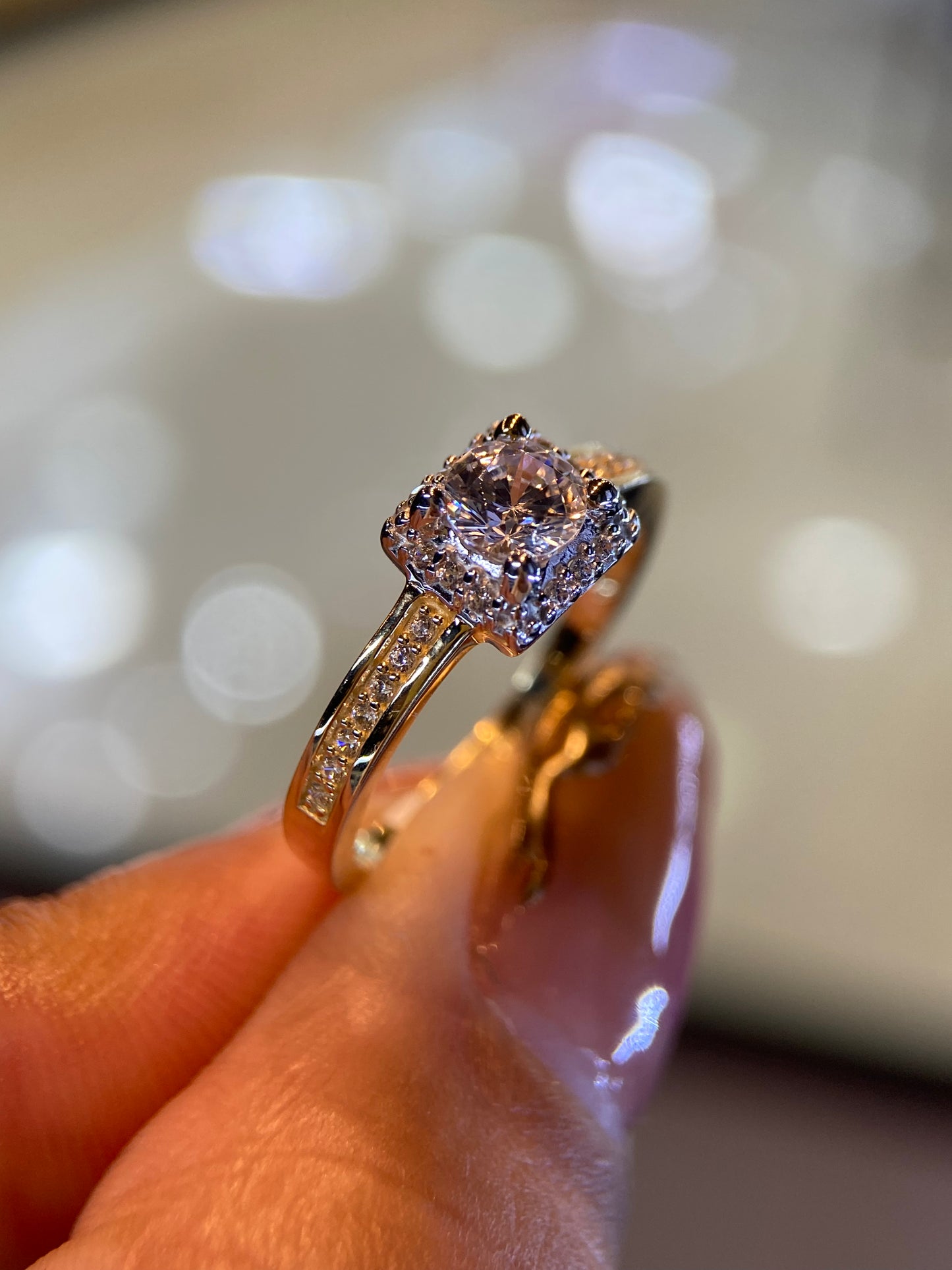 Anillo de compromiso en oro