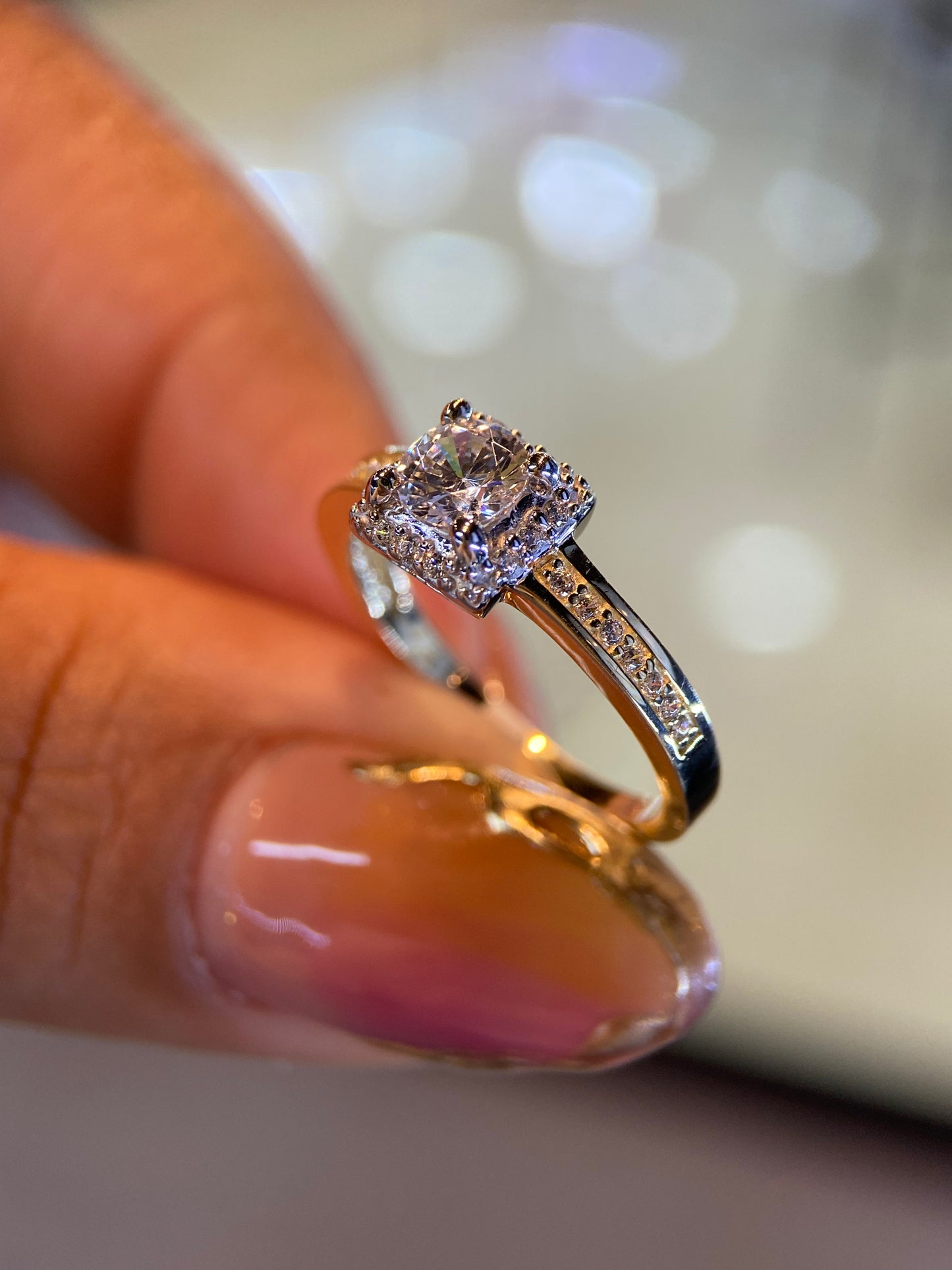 Anillo de compromiso en oro