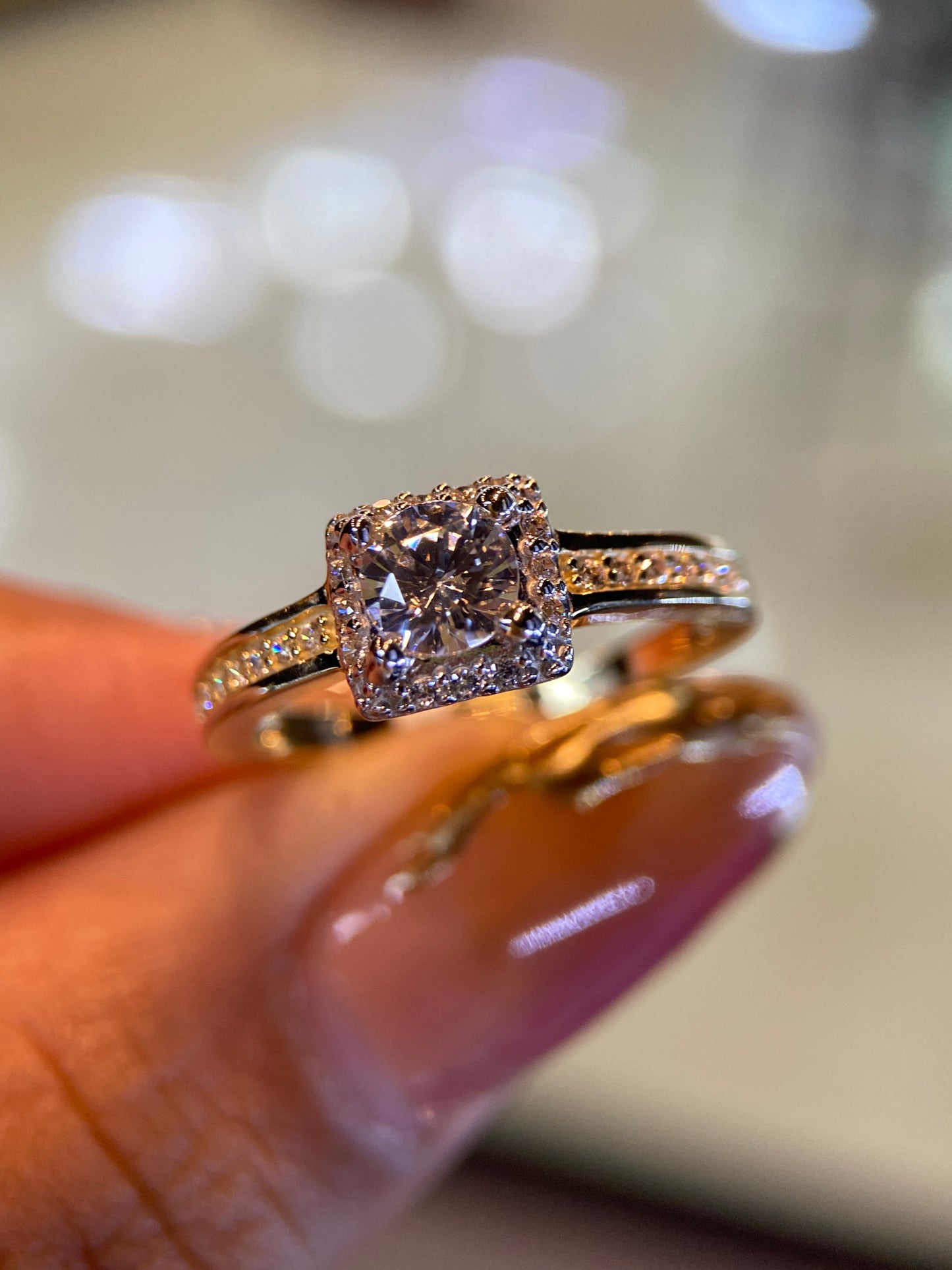 Anillo de compromiso en oro