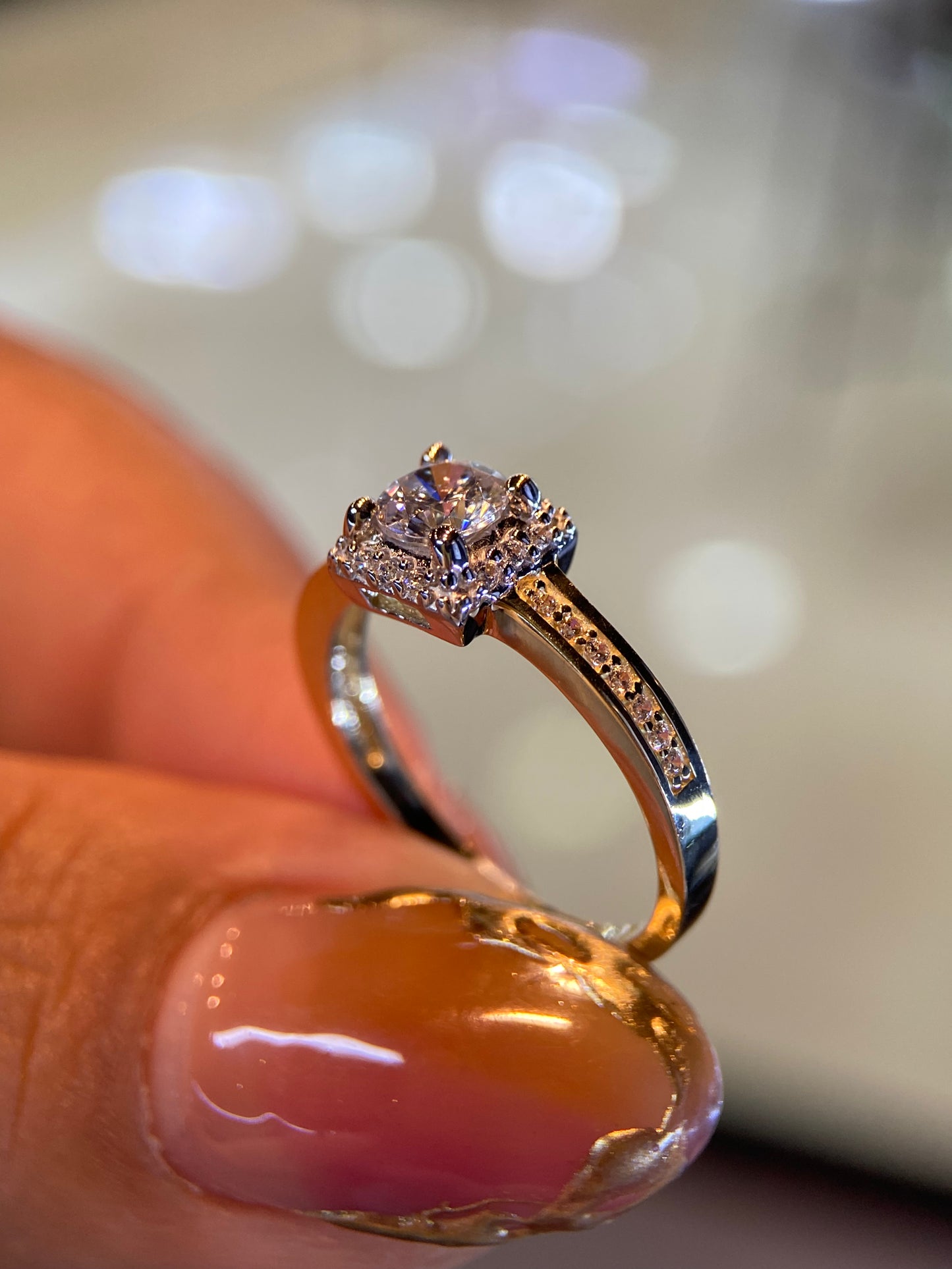 Anillo de compromiso en oro