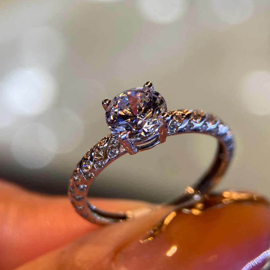 Anillo de compromiso en oro