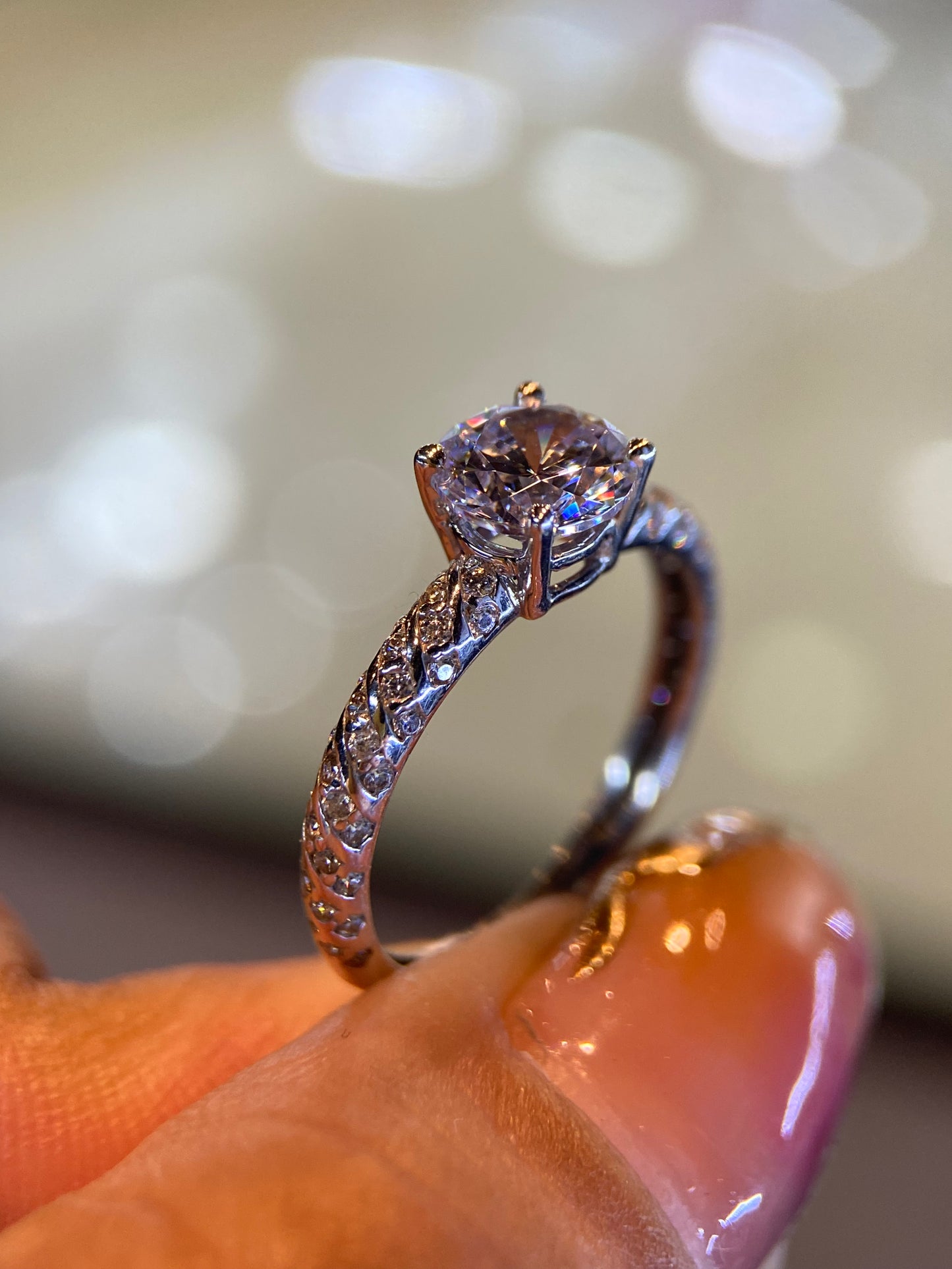 Anillo de compromiso en oro