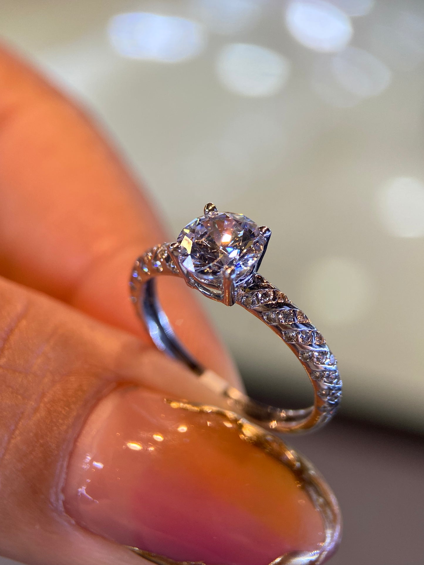 Anillo de compromiso en oro