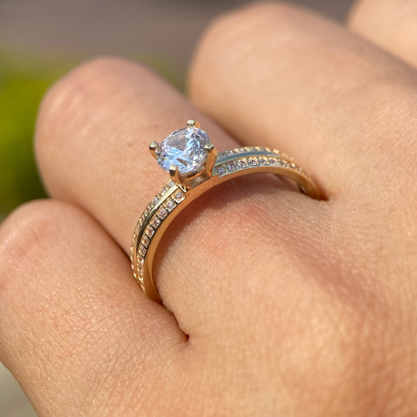 Anillo de compromiso en oro