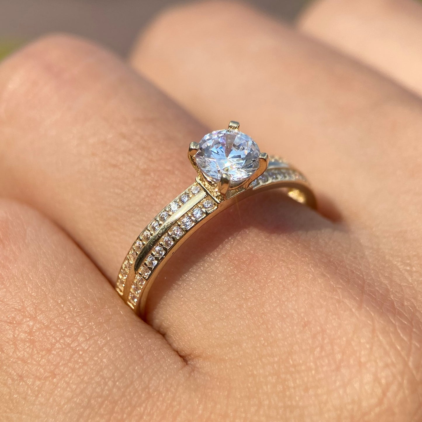 Anillo de compromiso en oro