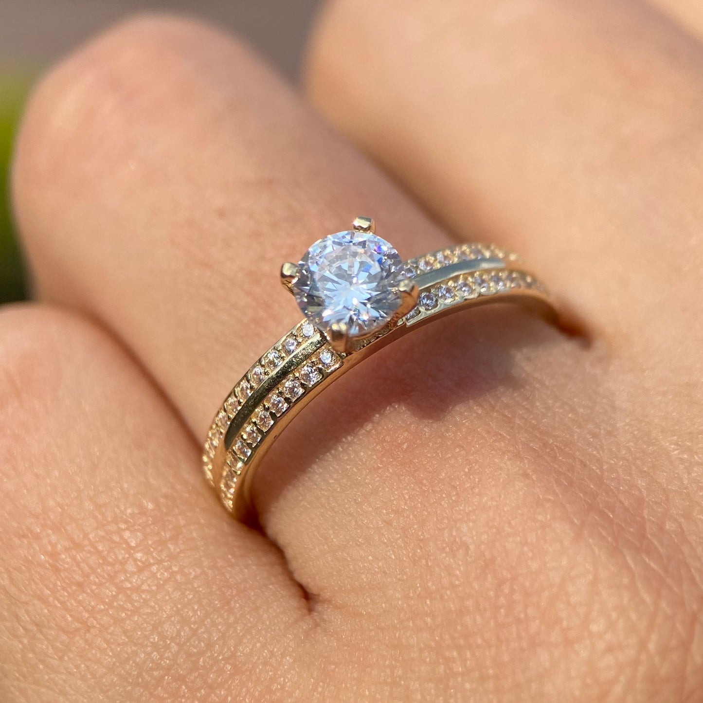 Anillo de compromiso en oro