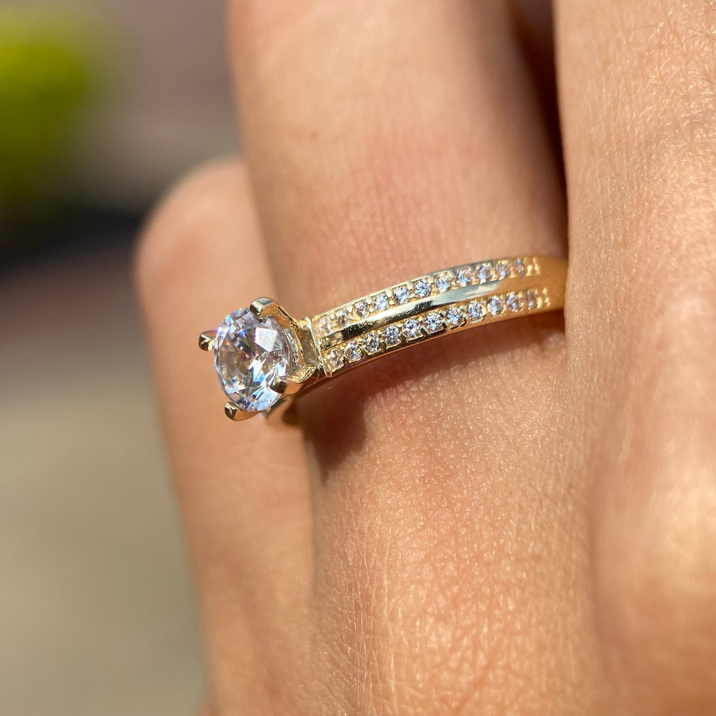 Anillo de compromiso en oro