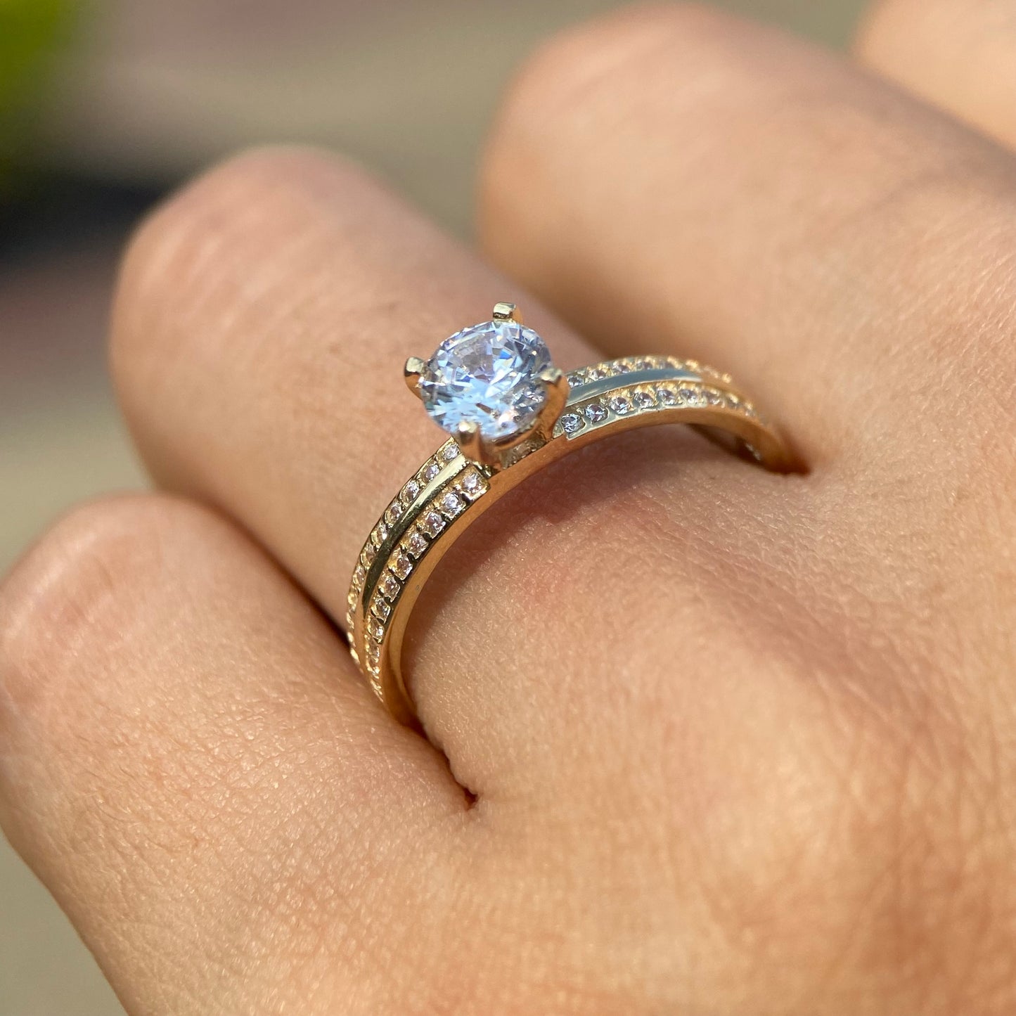 Anillo de compromiso en oro