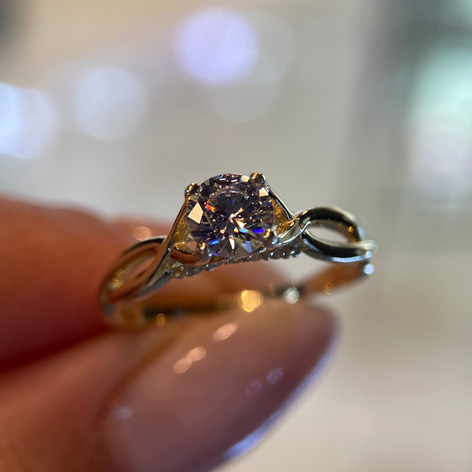 Anillo Erminia en oro