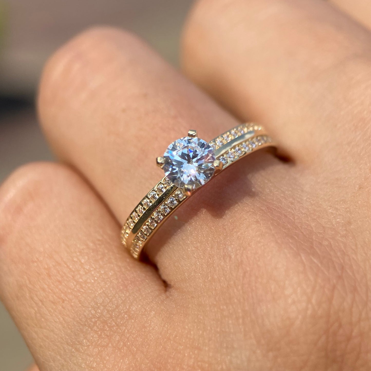 Anillo de compromiso en oro