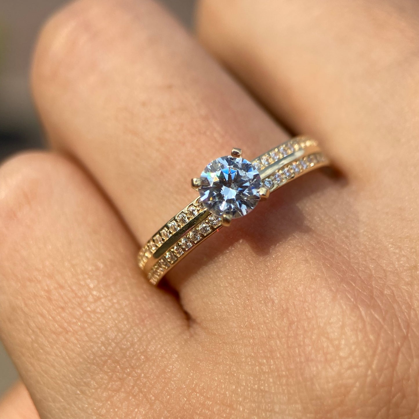 Anillo de compromiso en oro