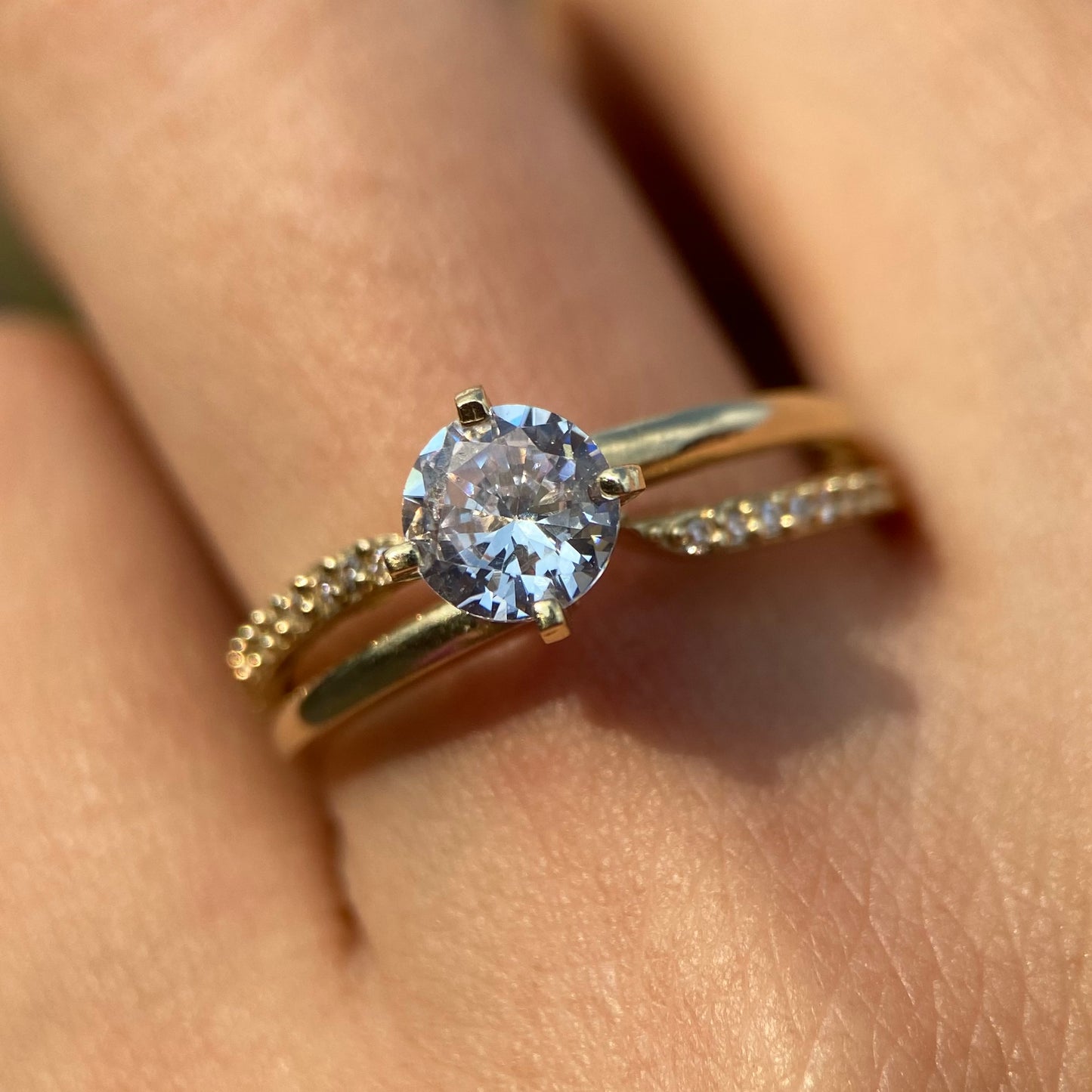 Anillo de compromiso en oro