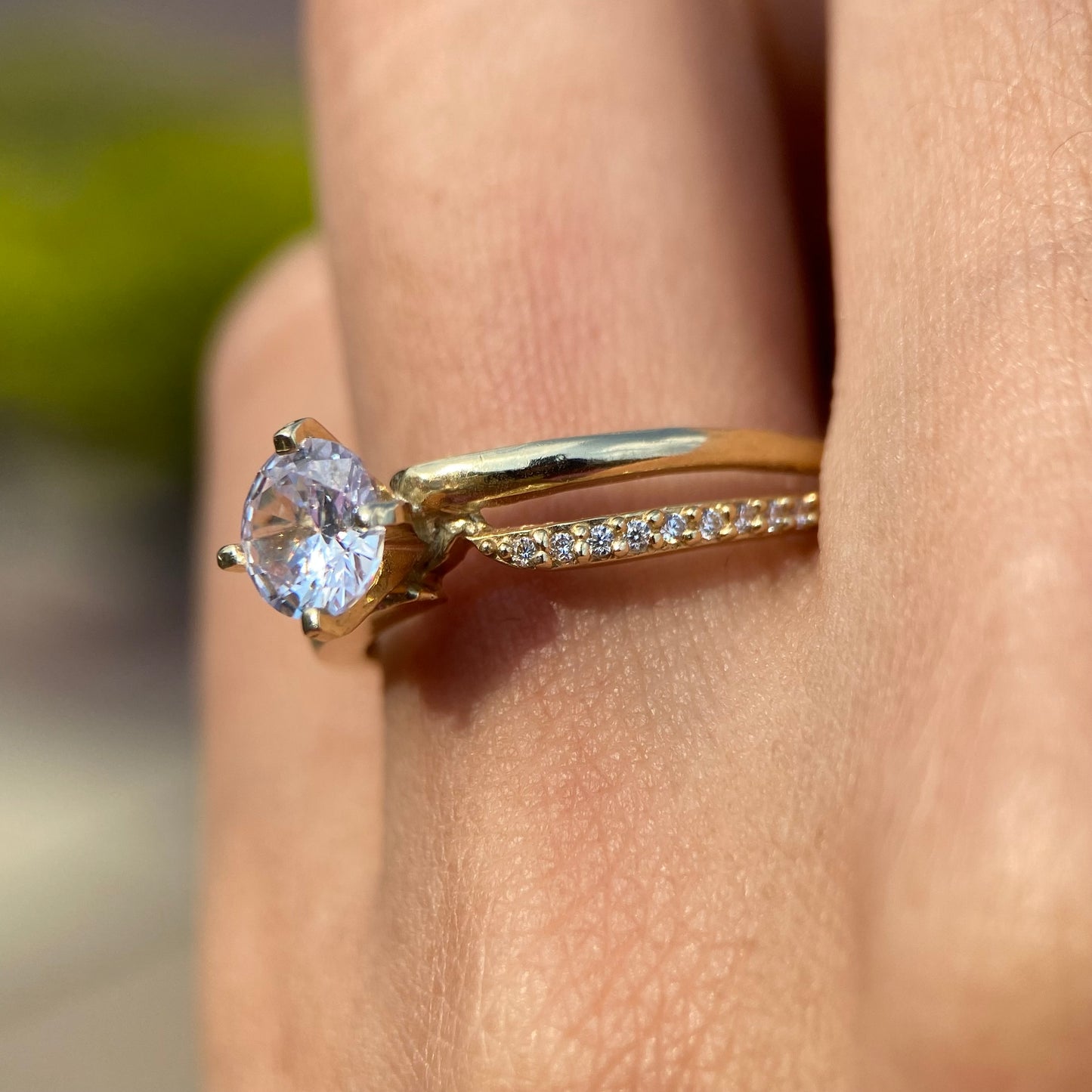 Anillo de compromiso en oro