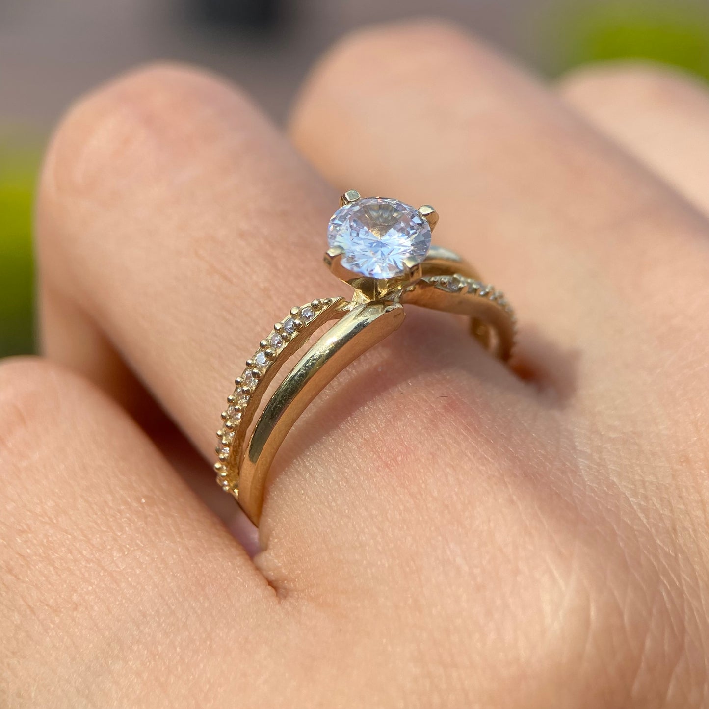 Anillo de compromiso en oro